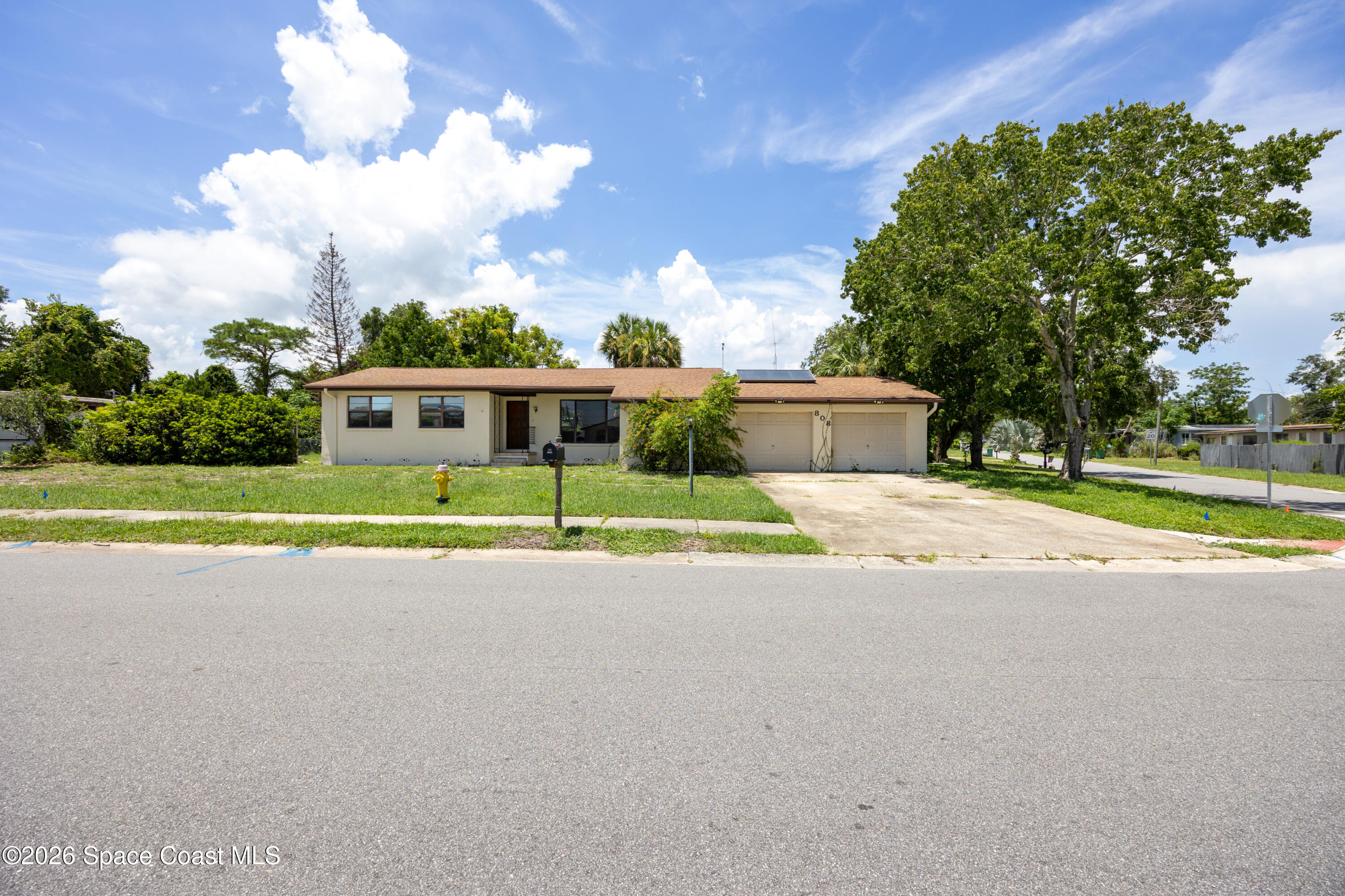 808 Kensington Drive — photo