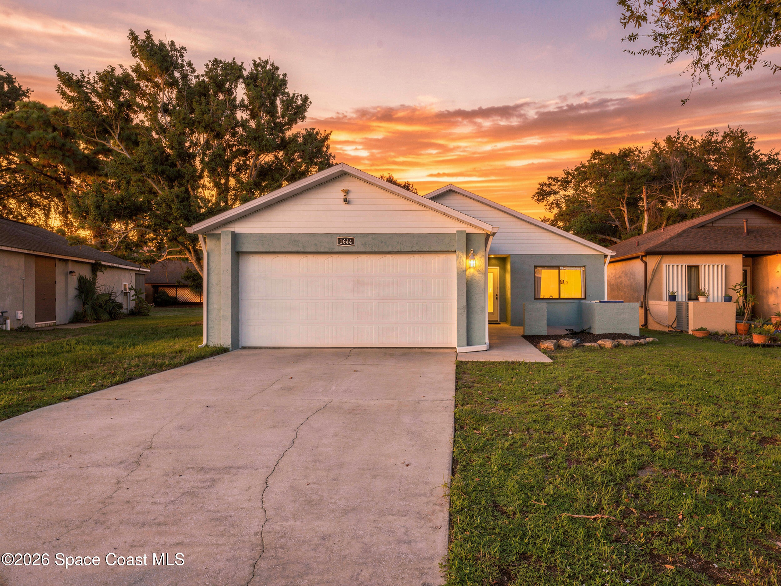 1644 Parakeet Court — photo