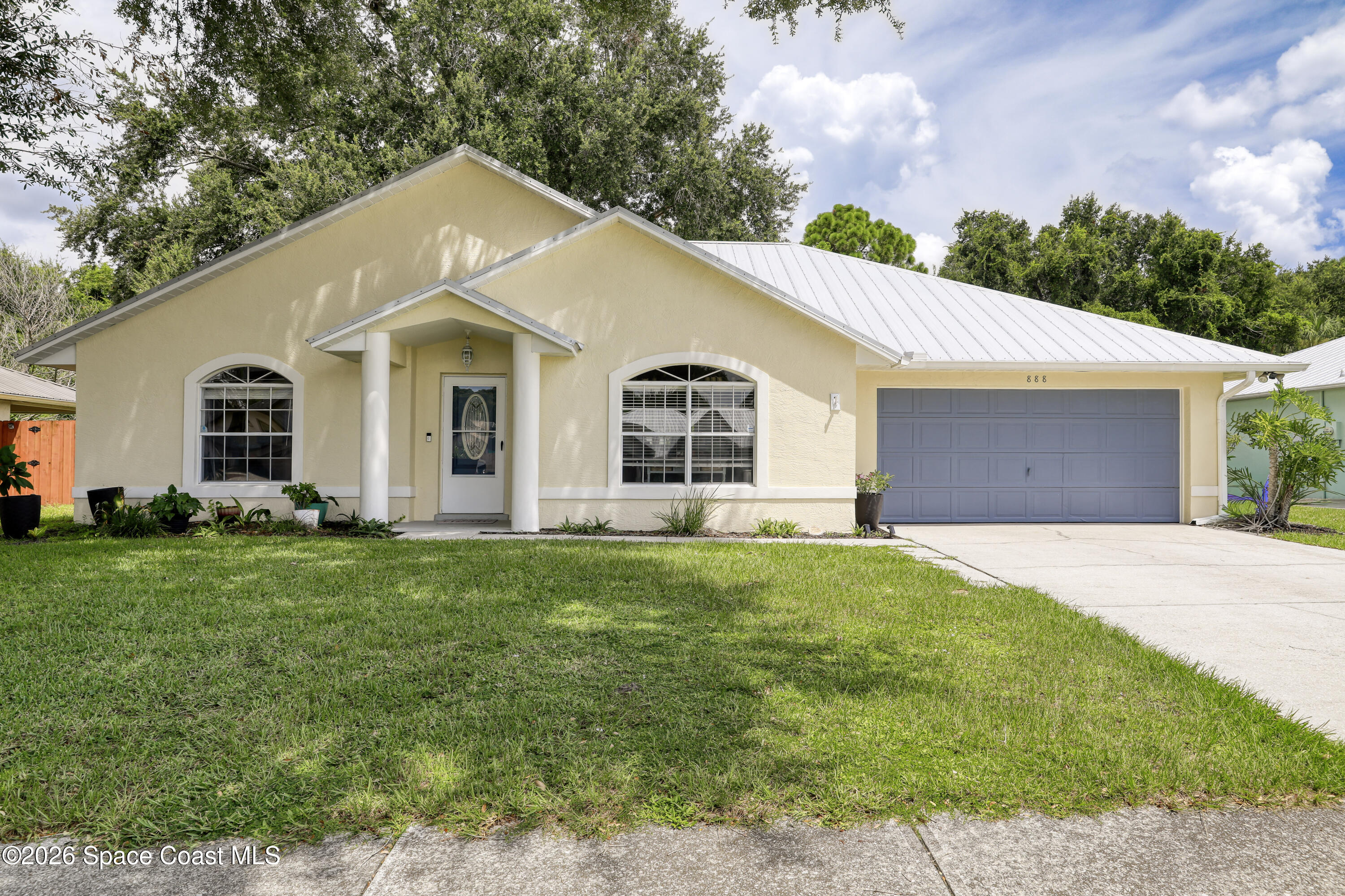 888 Spirea Drive — photo