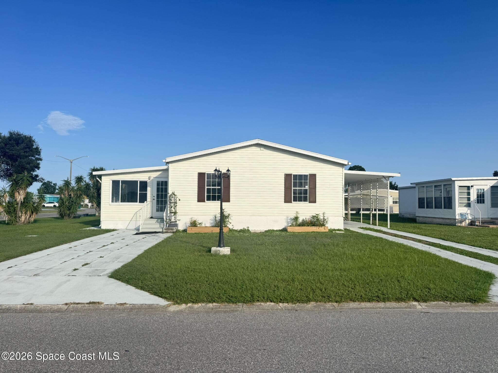 1001 Waterway Drive — photo
