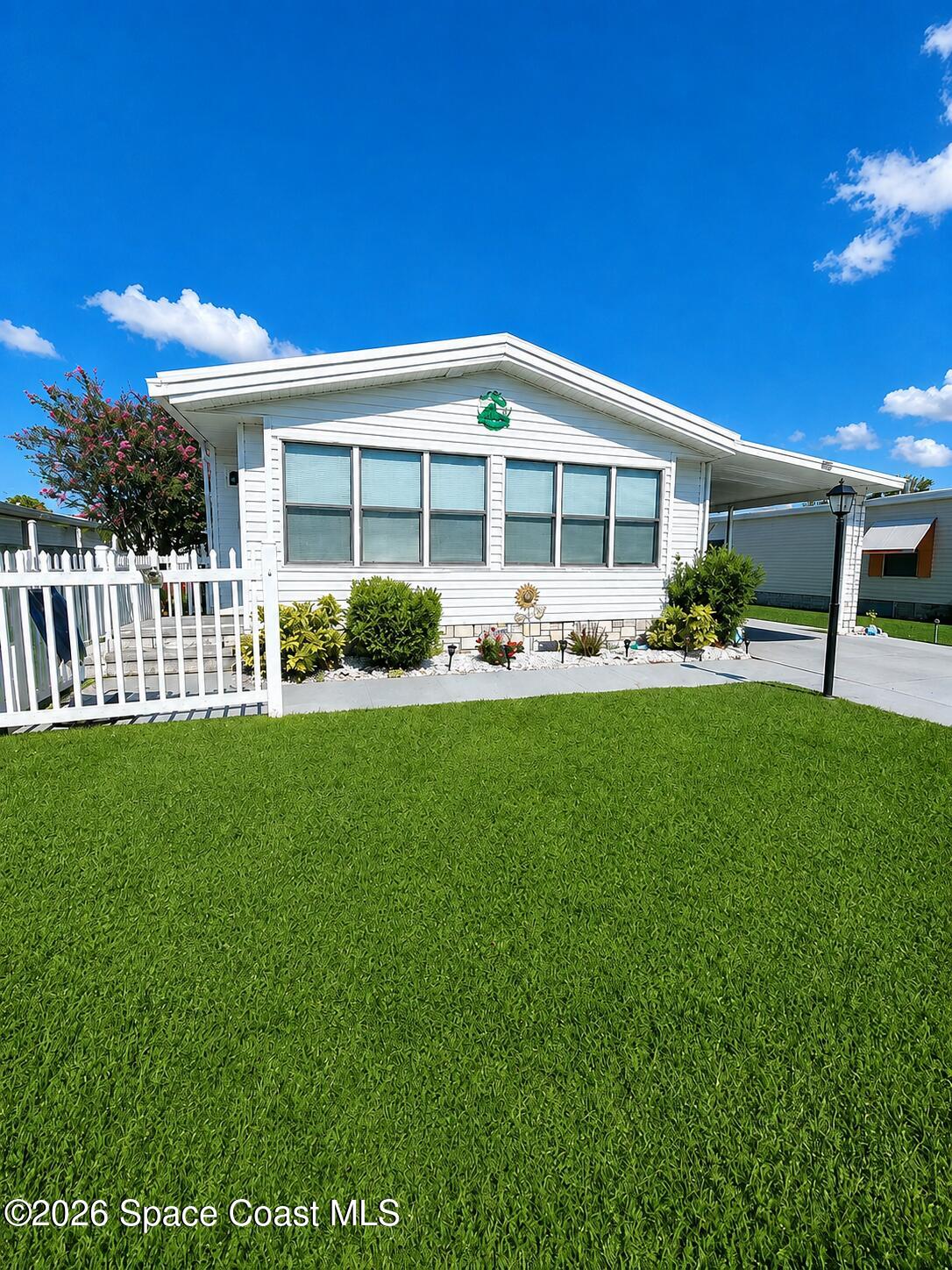 920 Hyacinth Circle — photo