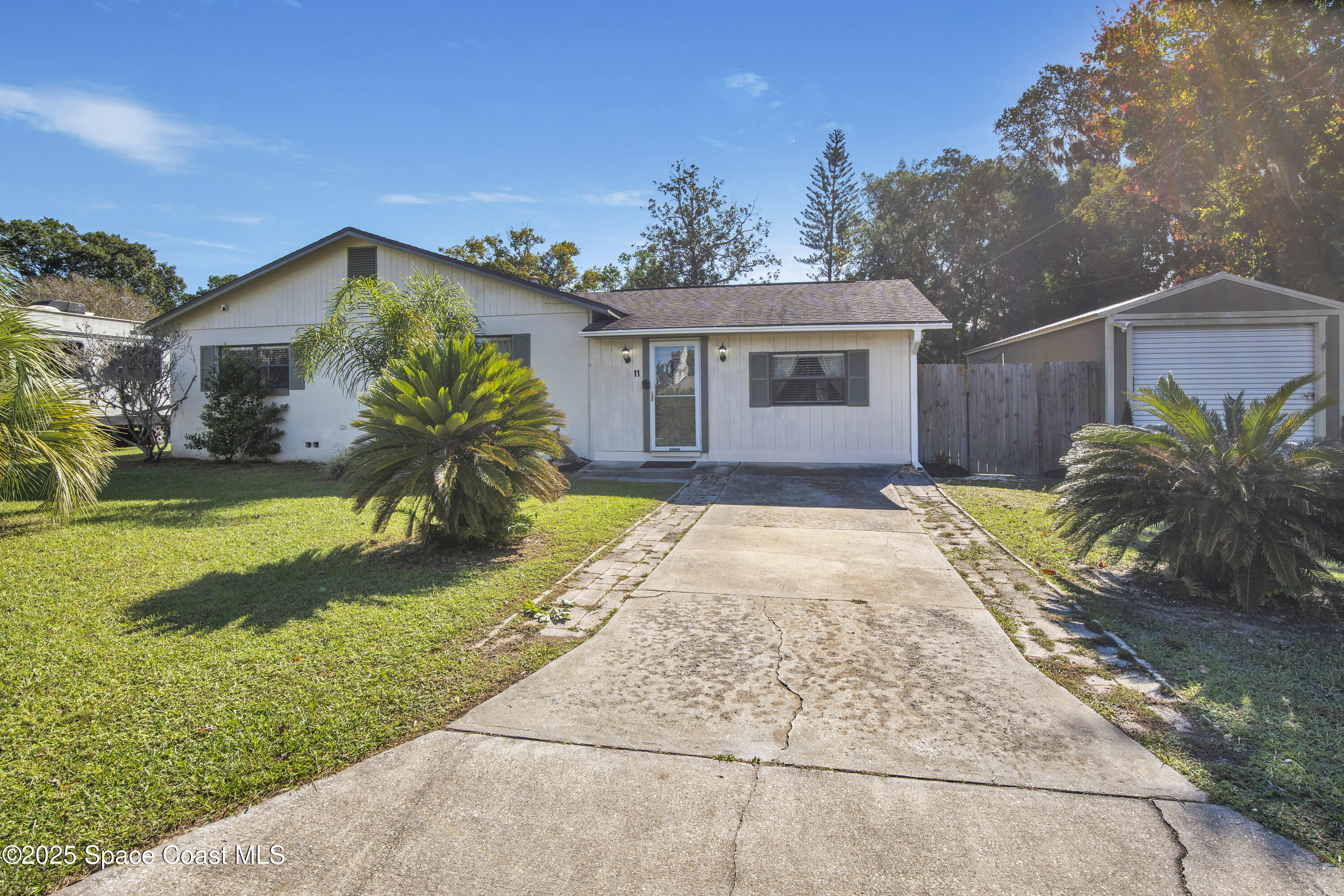11 Aster Drive — photo