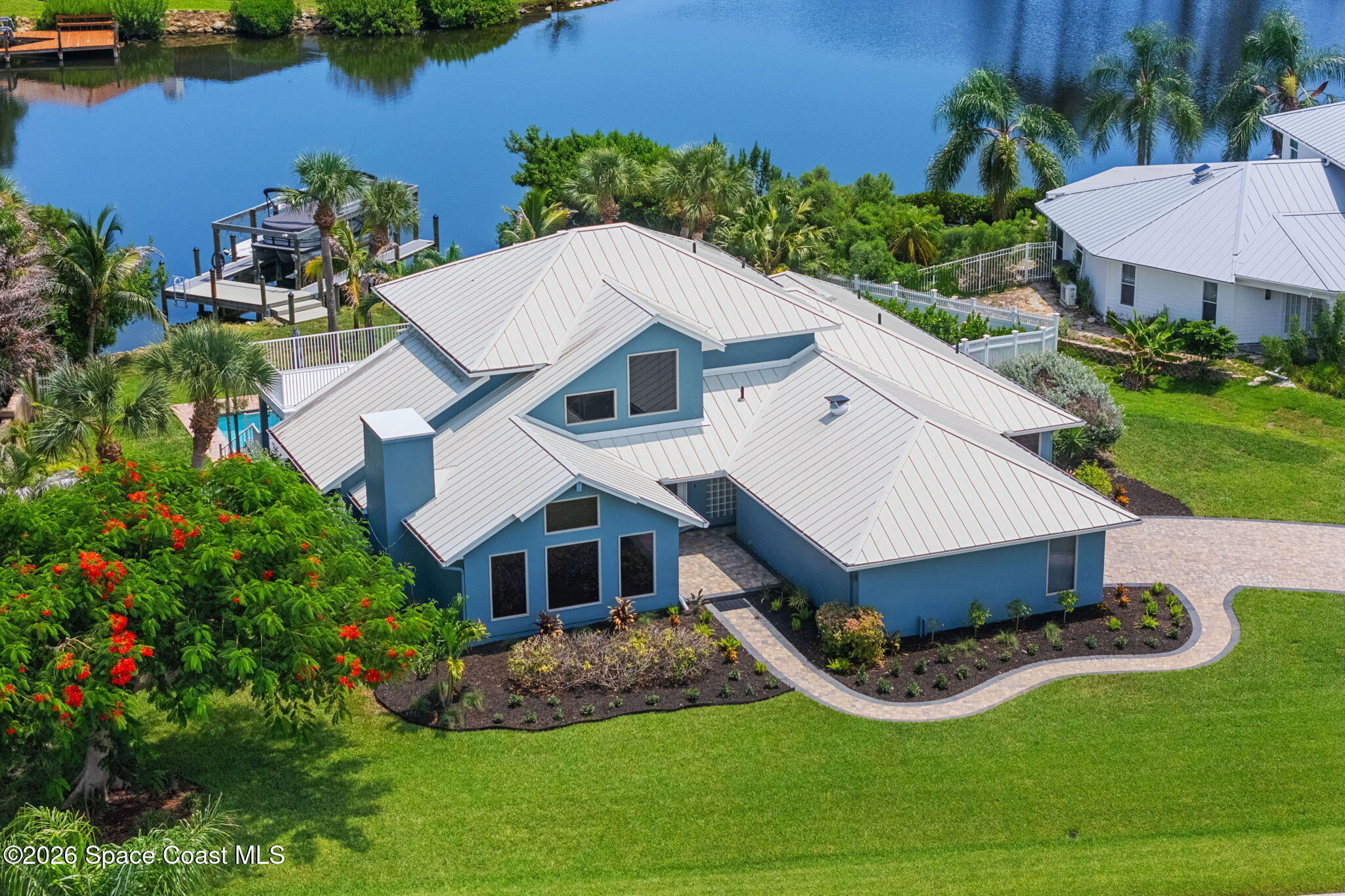 100 Lanternback Island Drive — photo