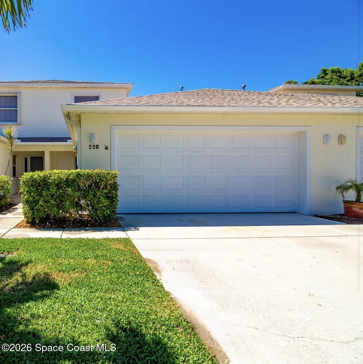 220 Thatch Palm Court — photo