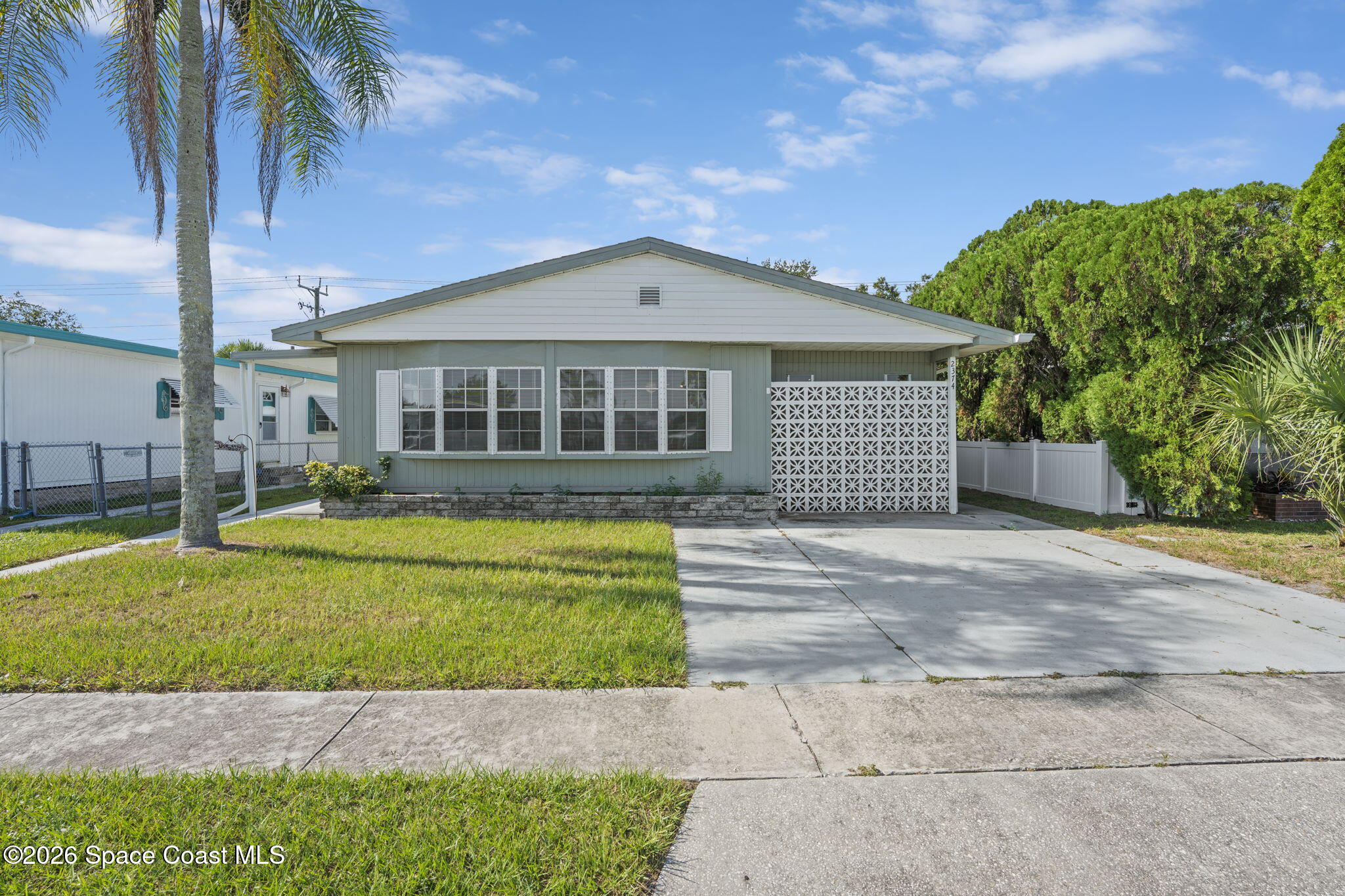 2374 Royal Palm Drive NE — photo