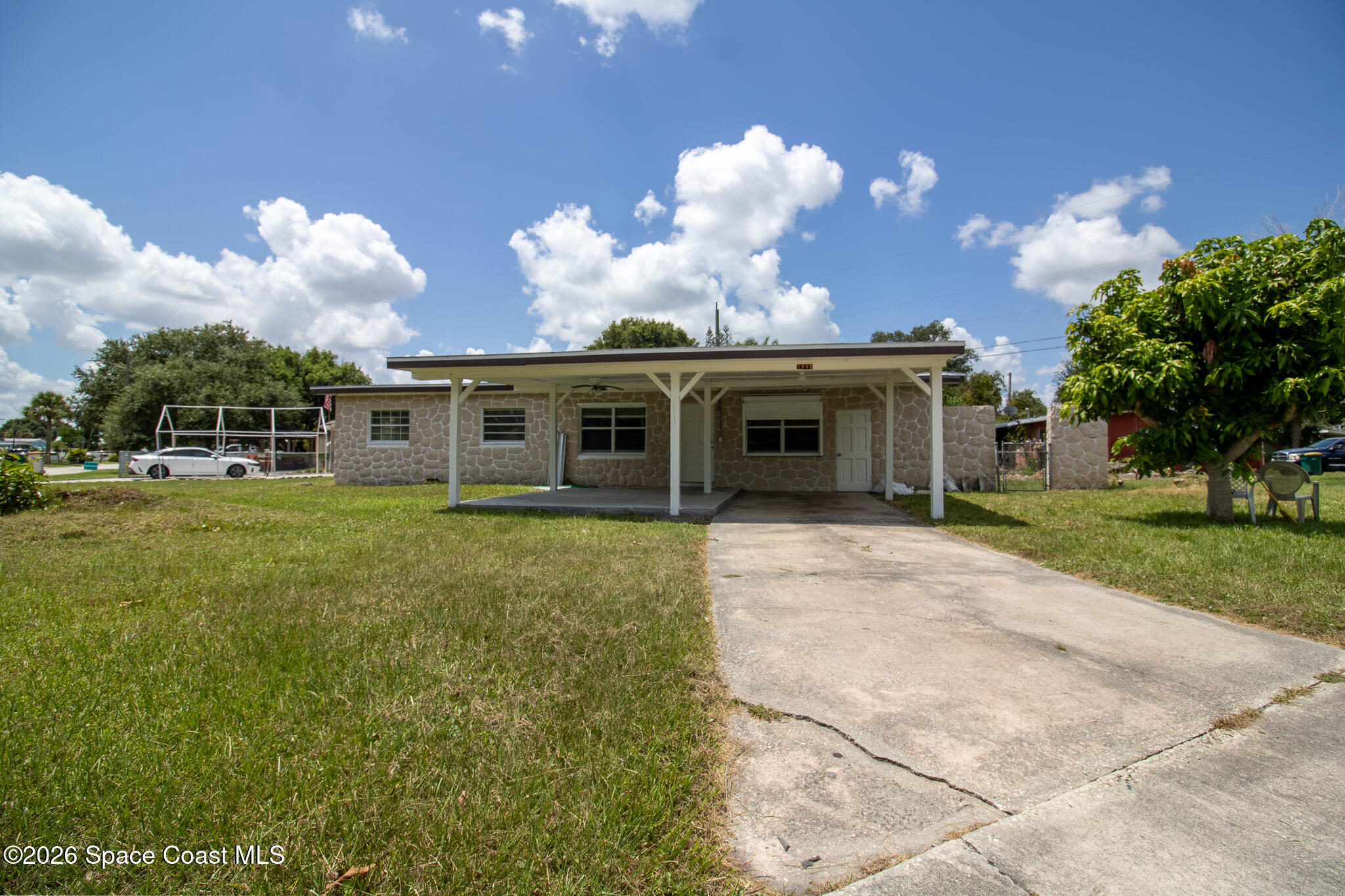 1890 Cedarwood Drive — photo