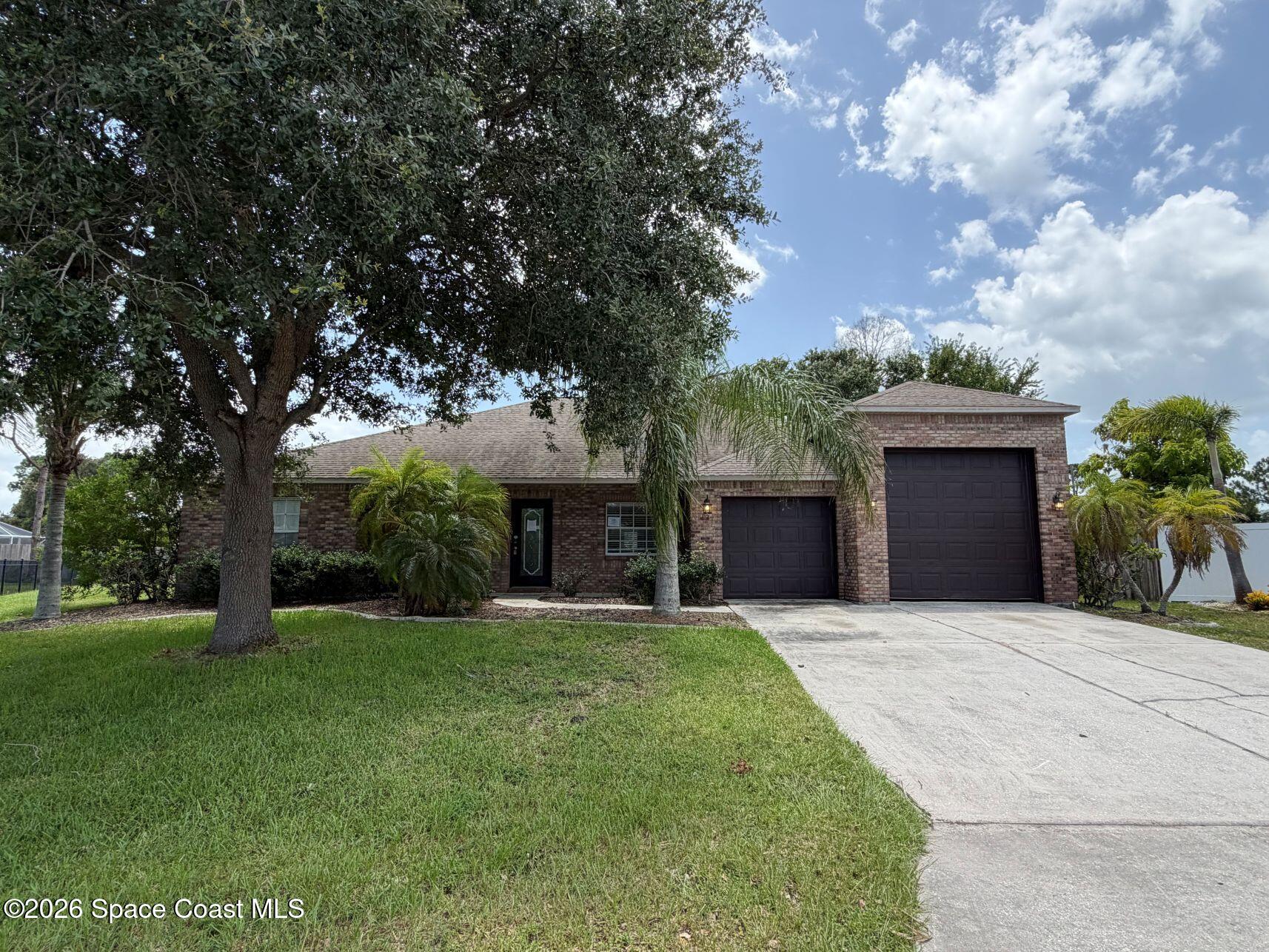120 Palm Circle — photo