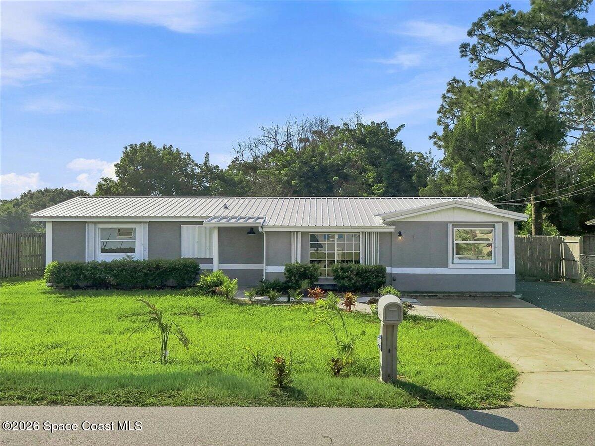 2405 Dolphin Road — photo
