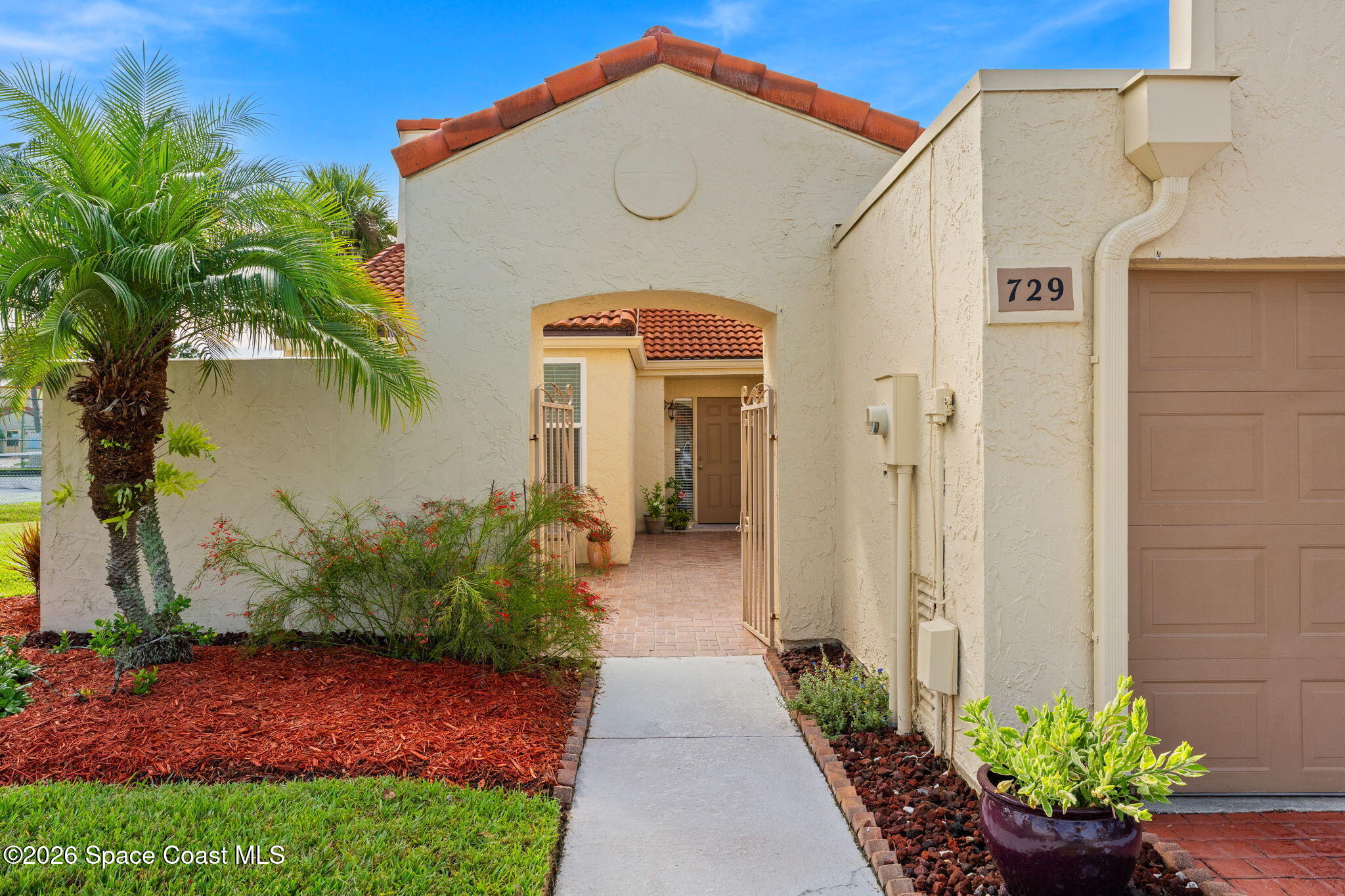 729 Green Valley Lane — photo