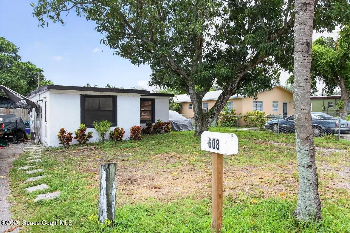 608 NW 15th Avenue — photo