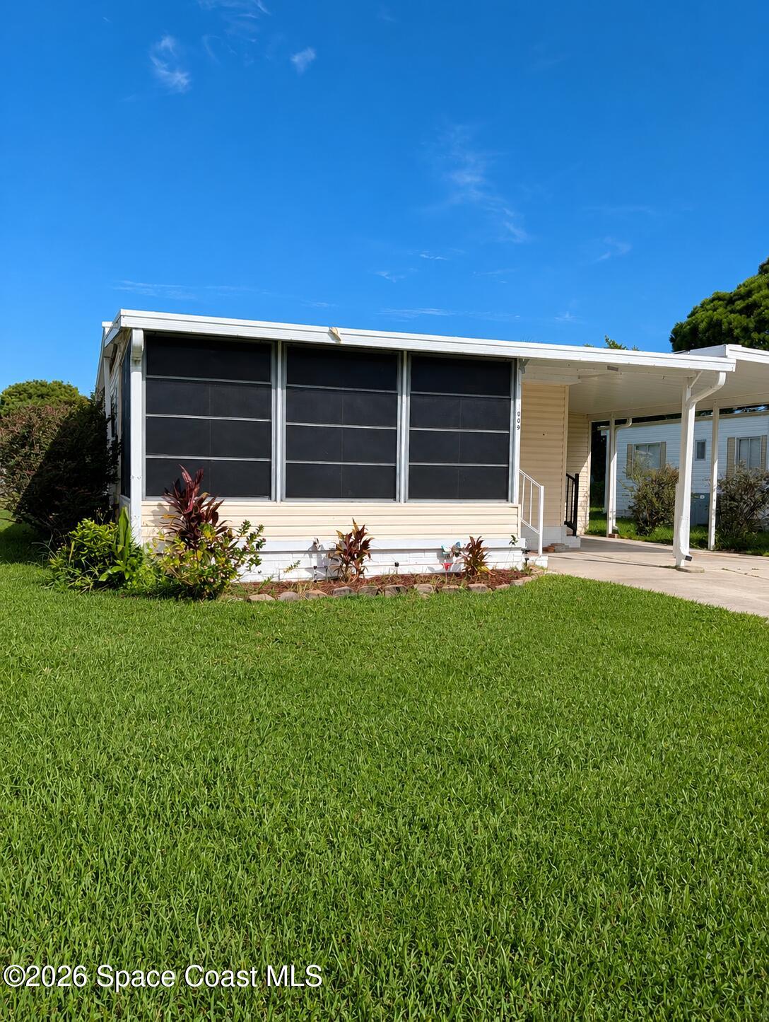 1009 Buttonwood Street — photo