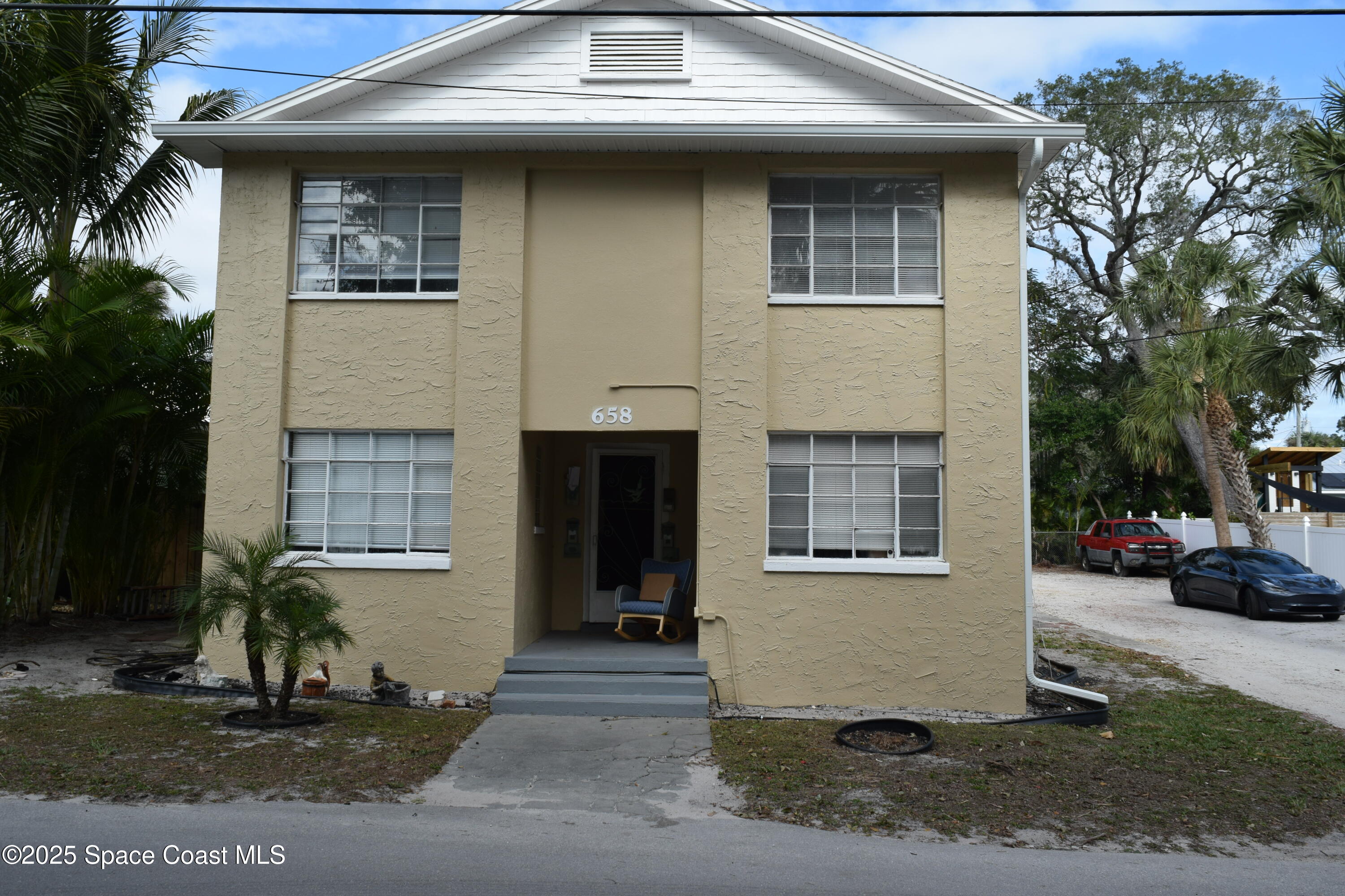 658 Young Street 1 — photo