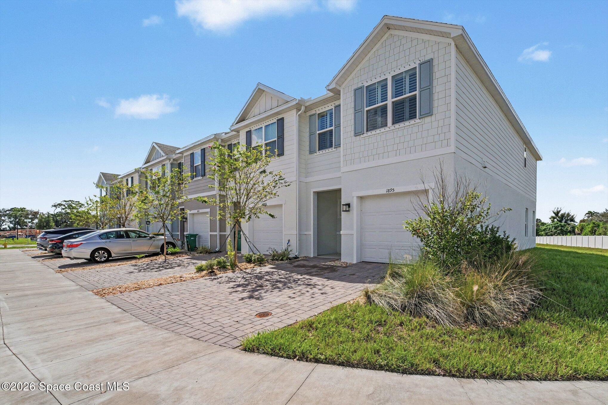1895 Kendall Pointe Place — photo