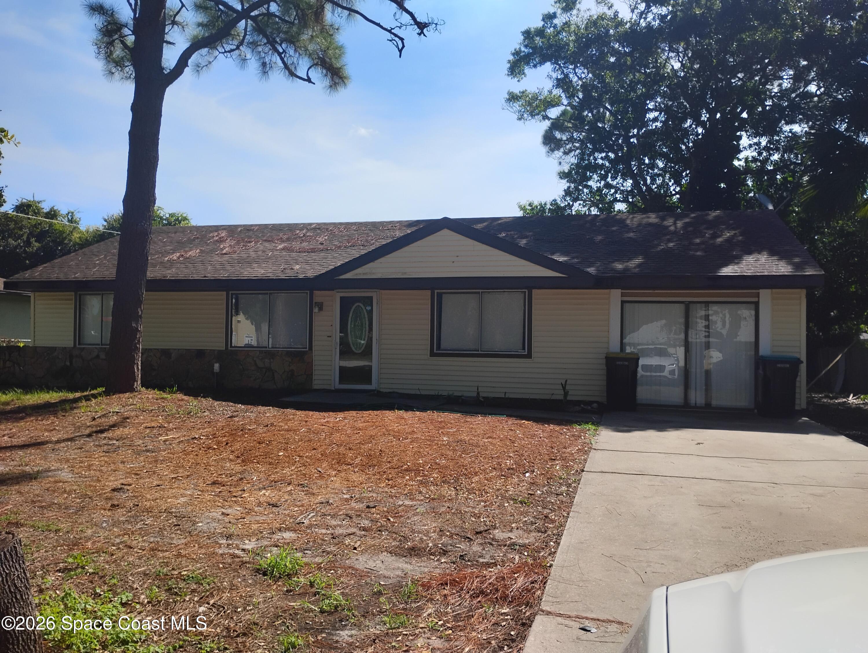 1533 Emerson Drive SE — photo