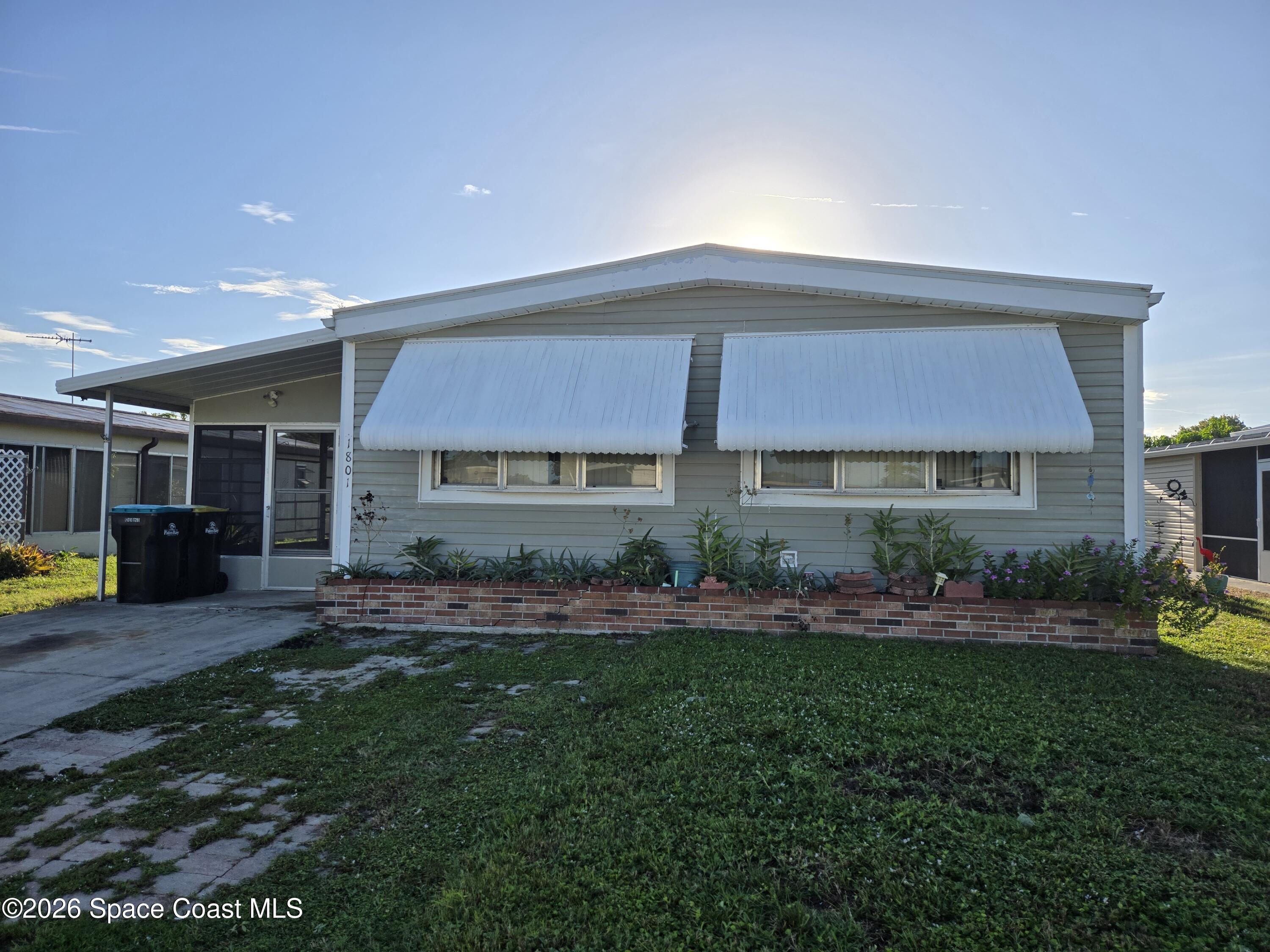 1801 Live Oak Street NE — photo