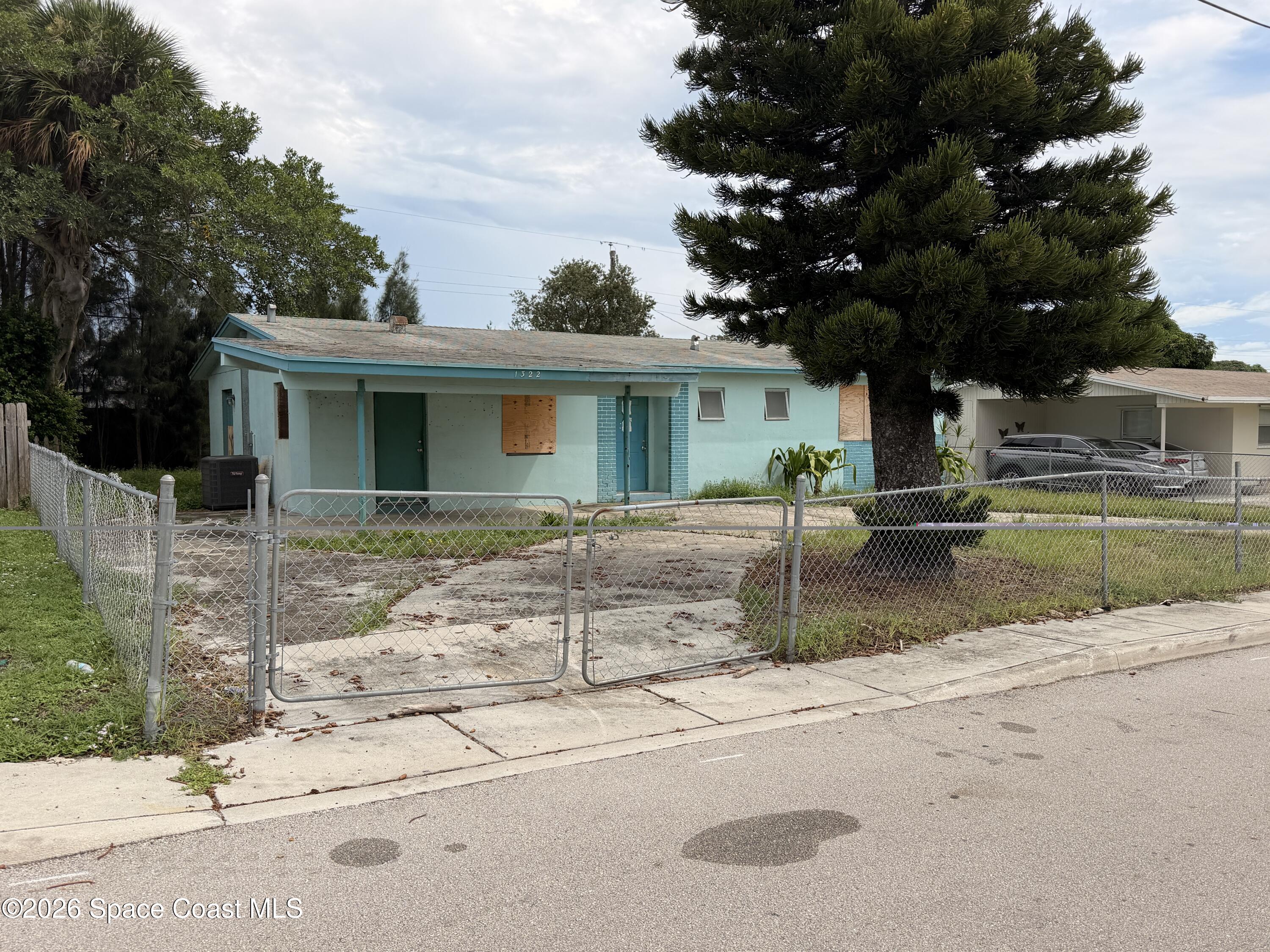 1322 W 26th Street — photo