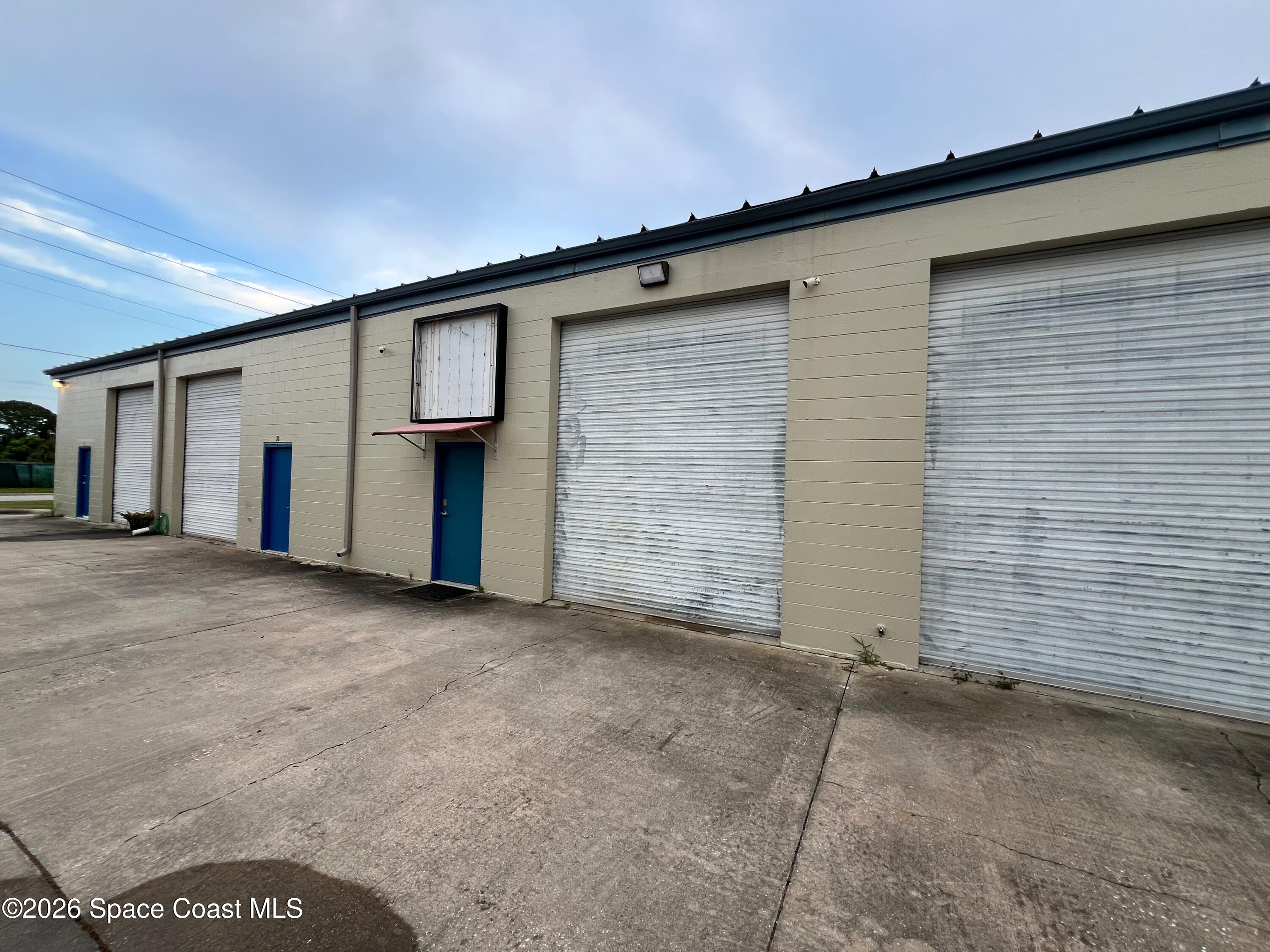 2300 Avocado Avenue Suite C — photo