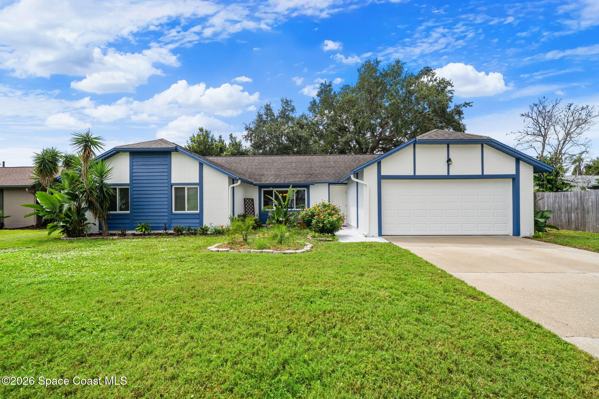 2410 Raintree Lake Circle — photo
