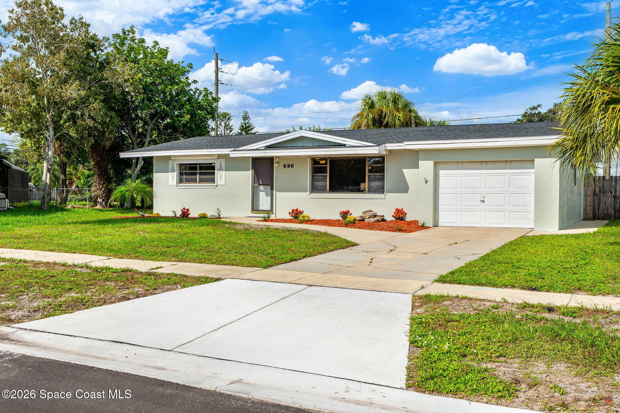 696 Van Buren Street — photo