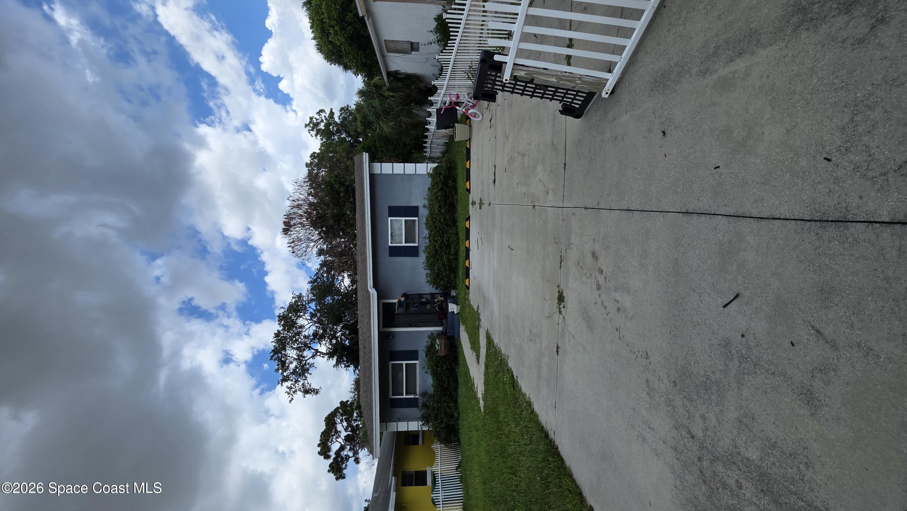 520 Ryoland Street — photo