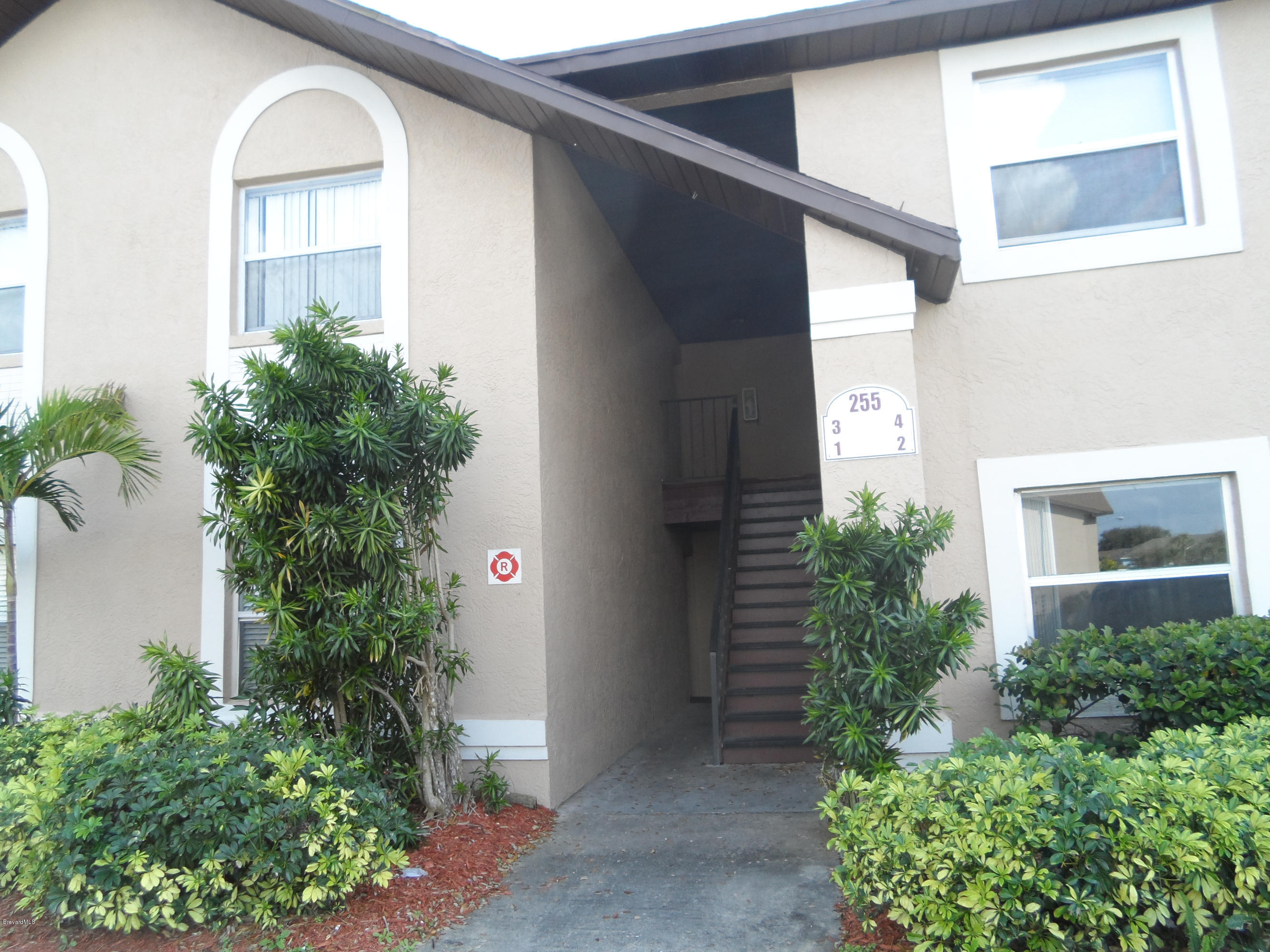 255 Spring Drive 1 — photo