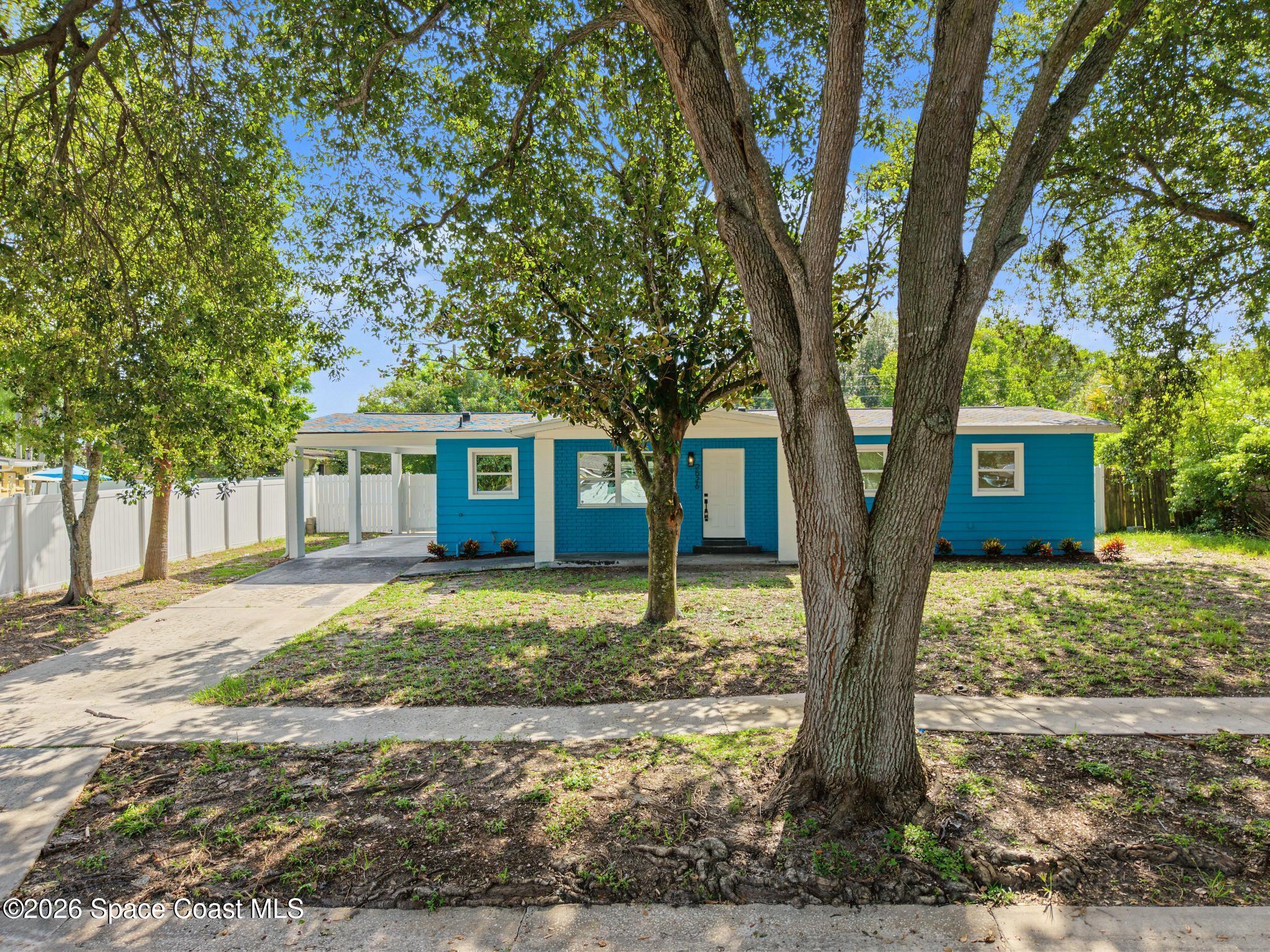 2526 Stanford Drive — photo