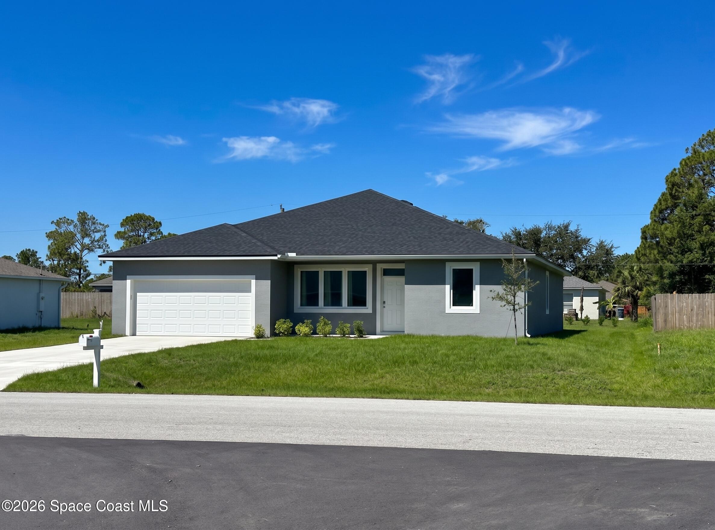 1370 Cogan Drive SE — photo