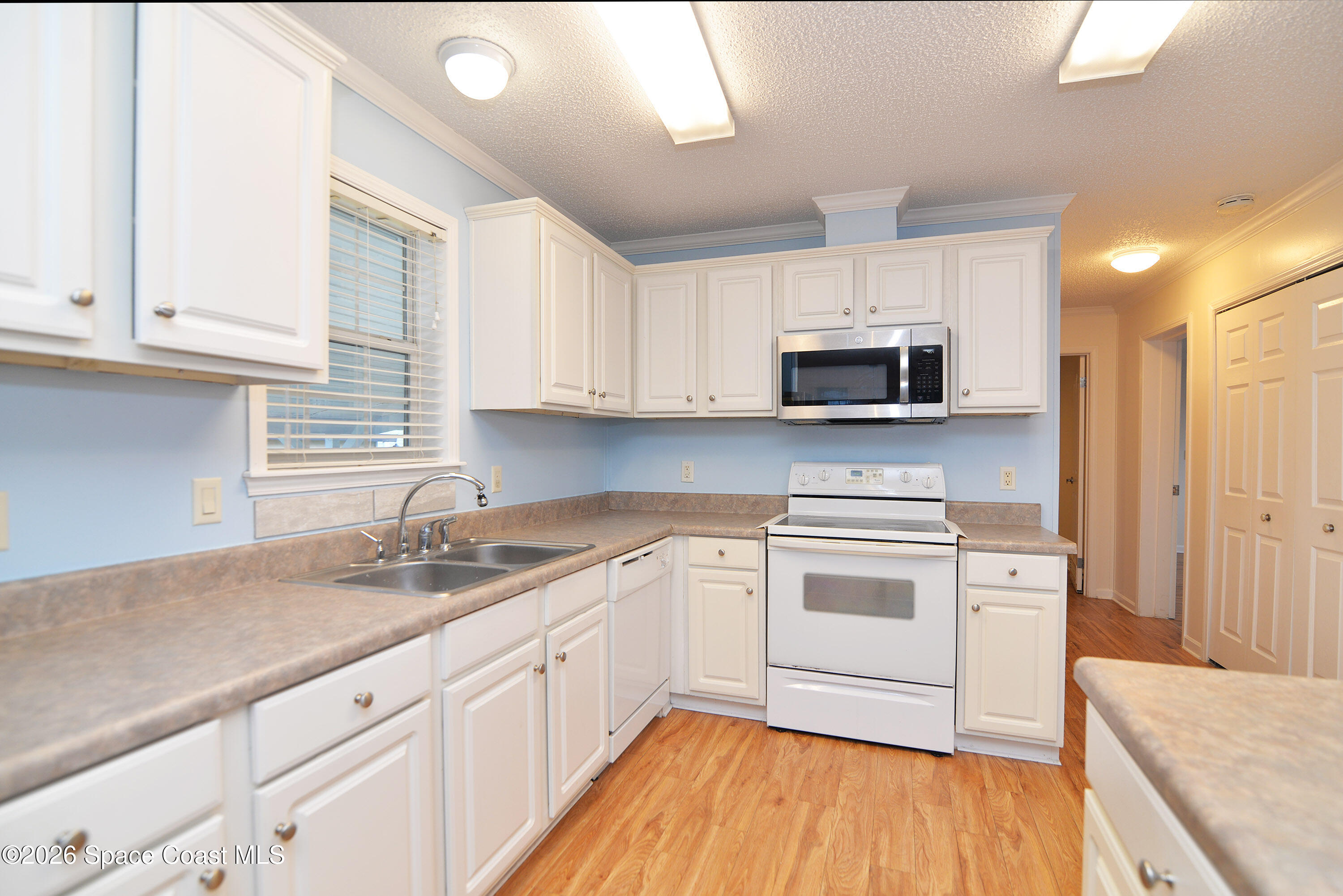 Home in Barefoot Bay, FL 32976 — photo 2