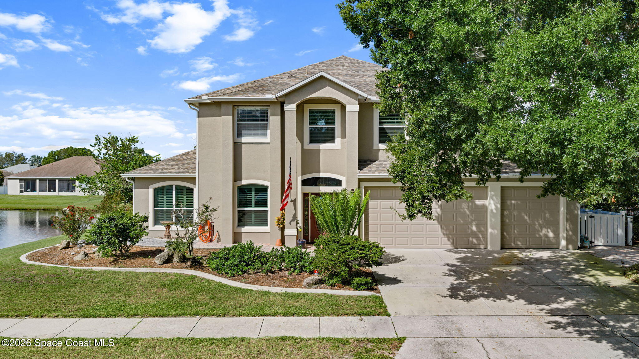 889 Woodbine Drive — photo