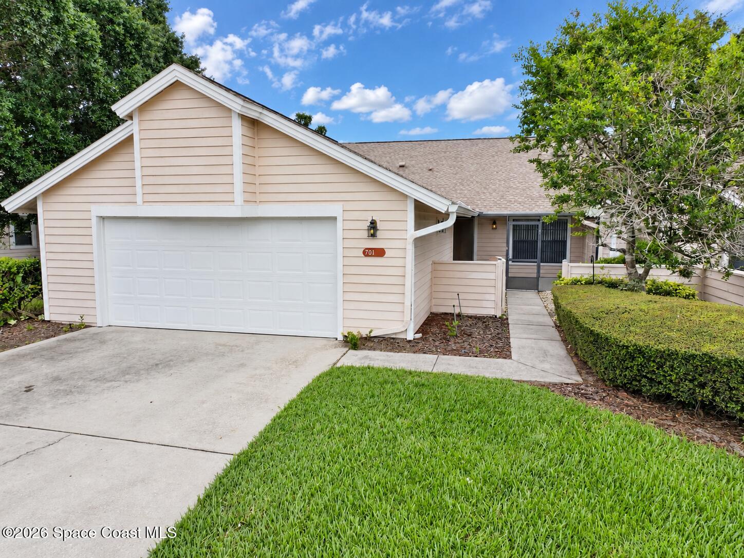 701 Quail Hollow Way — photo