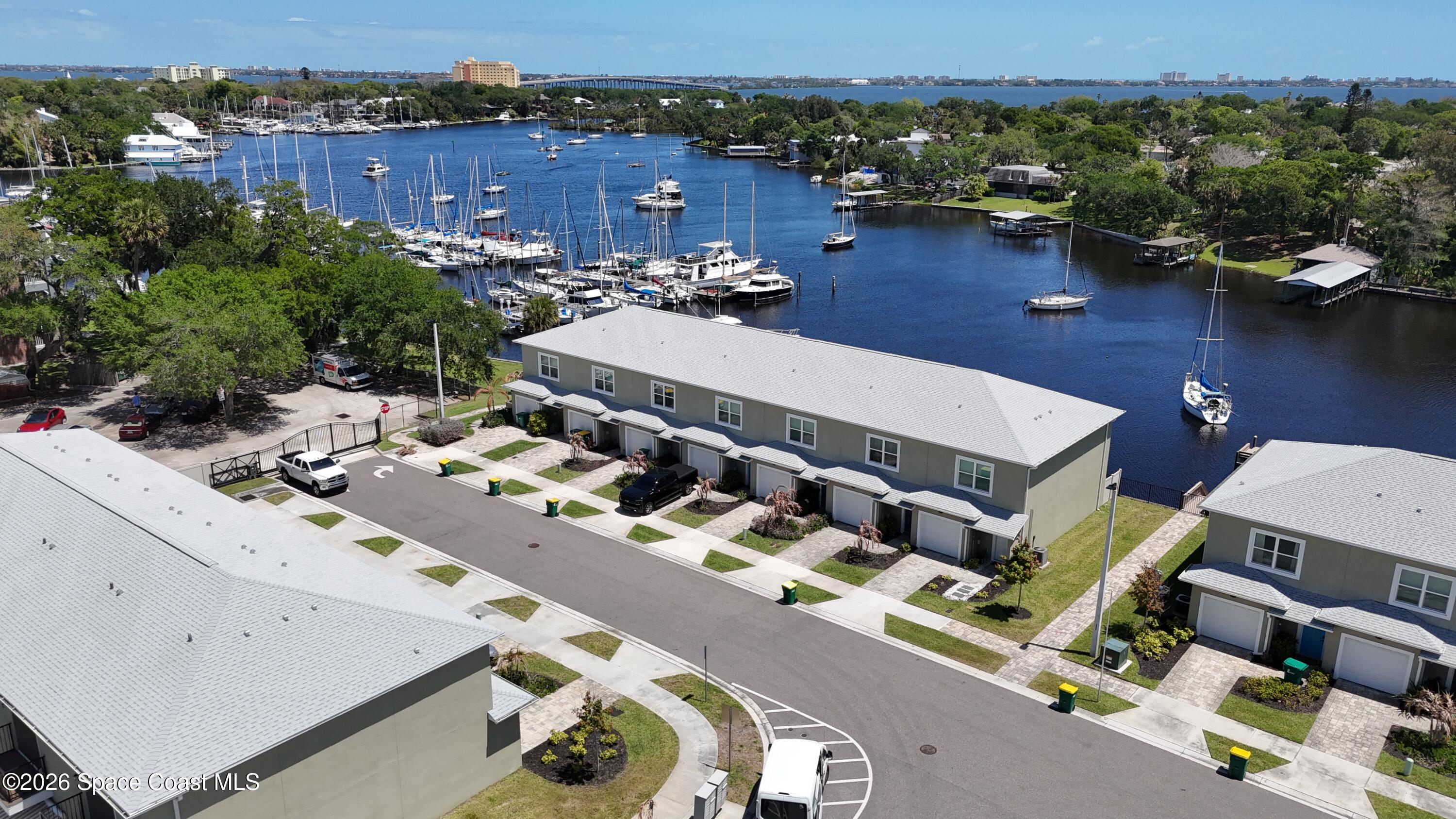 913 Paddleboard Court — photo
