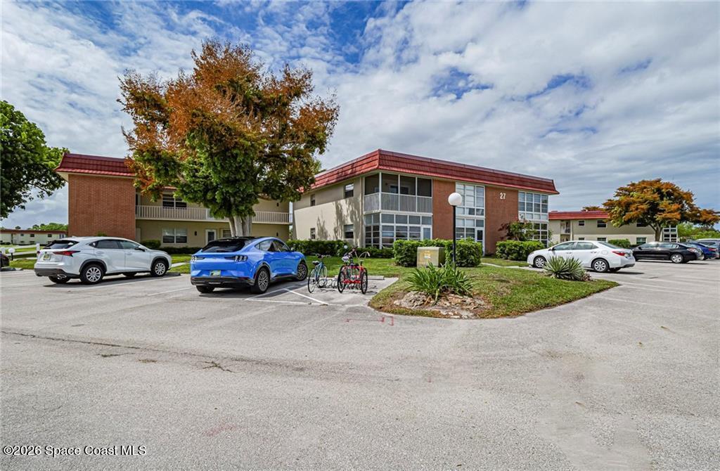 27 Pine Arbor Lane 205 — photo