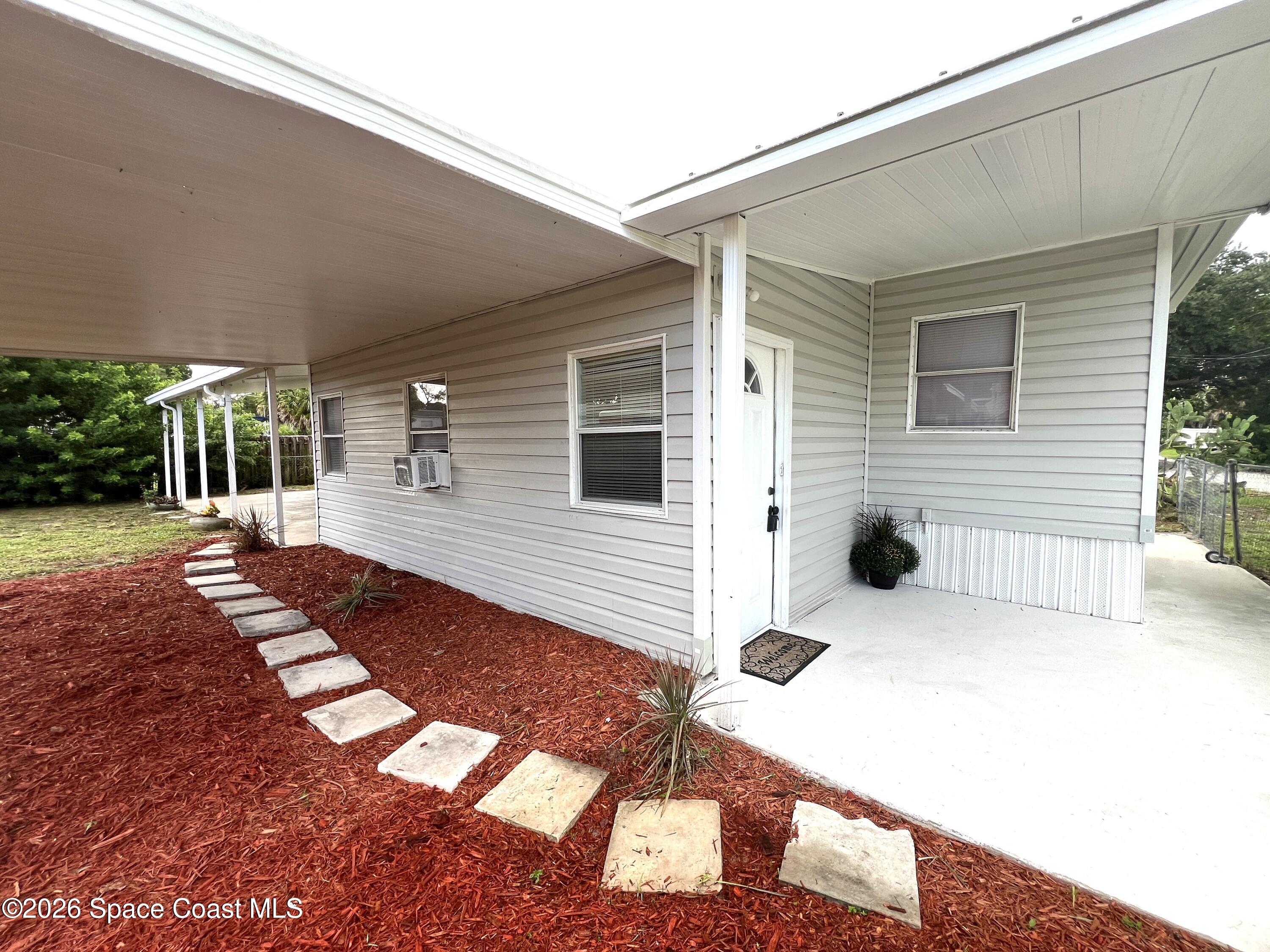 2751 Park Lane NE — photo