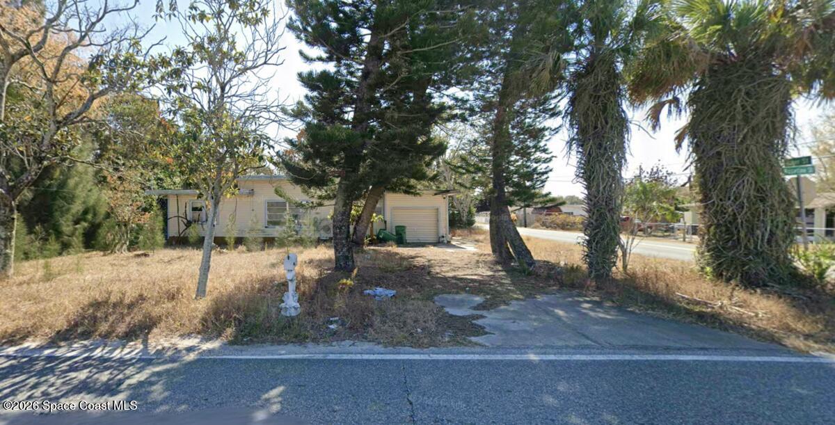 1689 Rosetine Street — photo