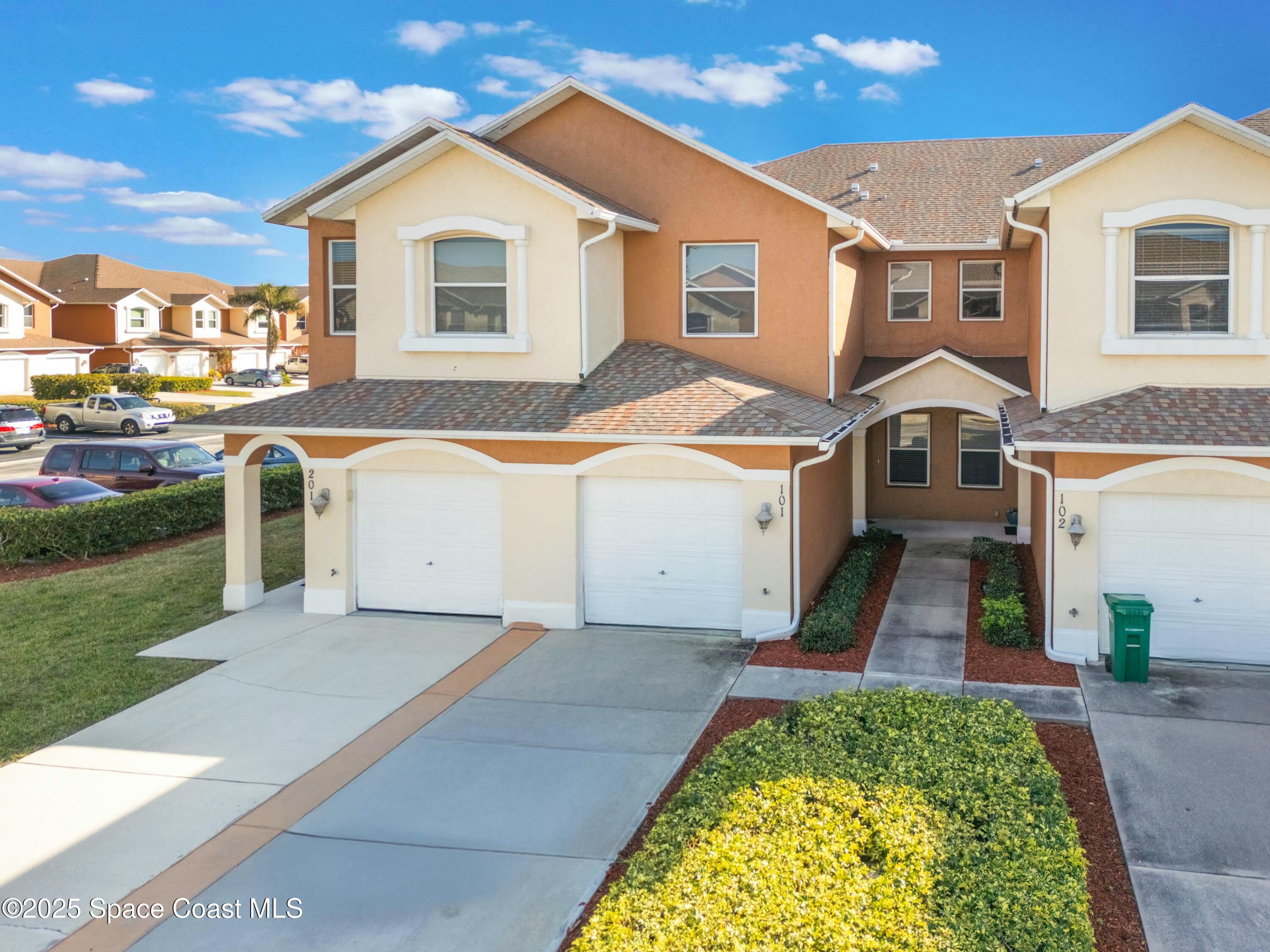 1035 Venetian Drive 101 — photo