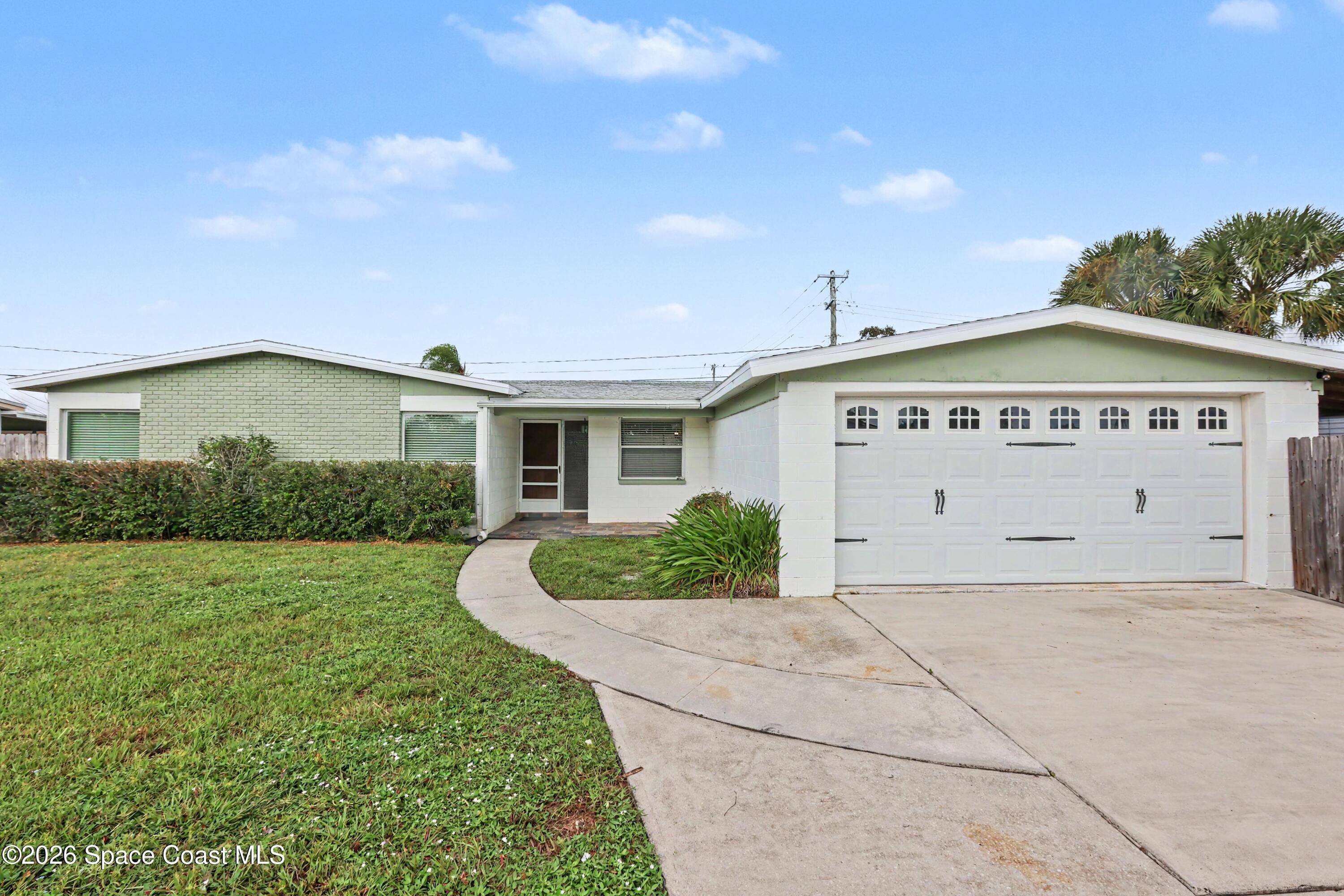 915 Waikiki Drive — photo