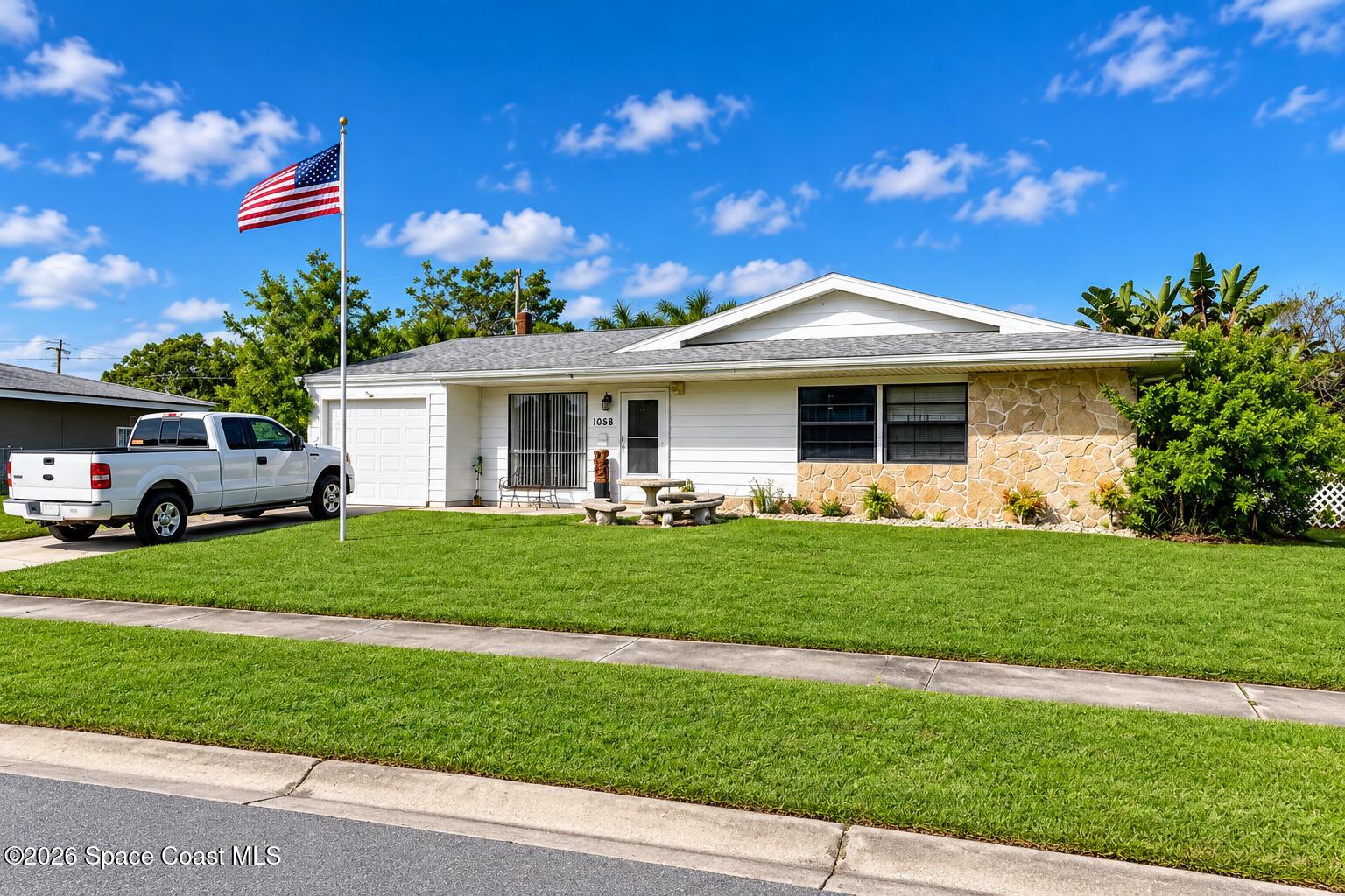 1058 Eyerly Lane NE — photo