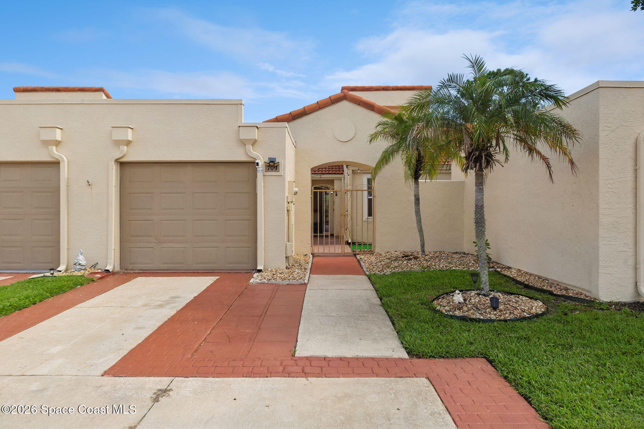 709 Spring Valley Drive — photo
