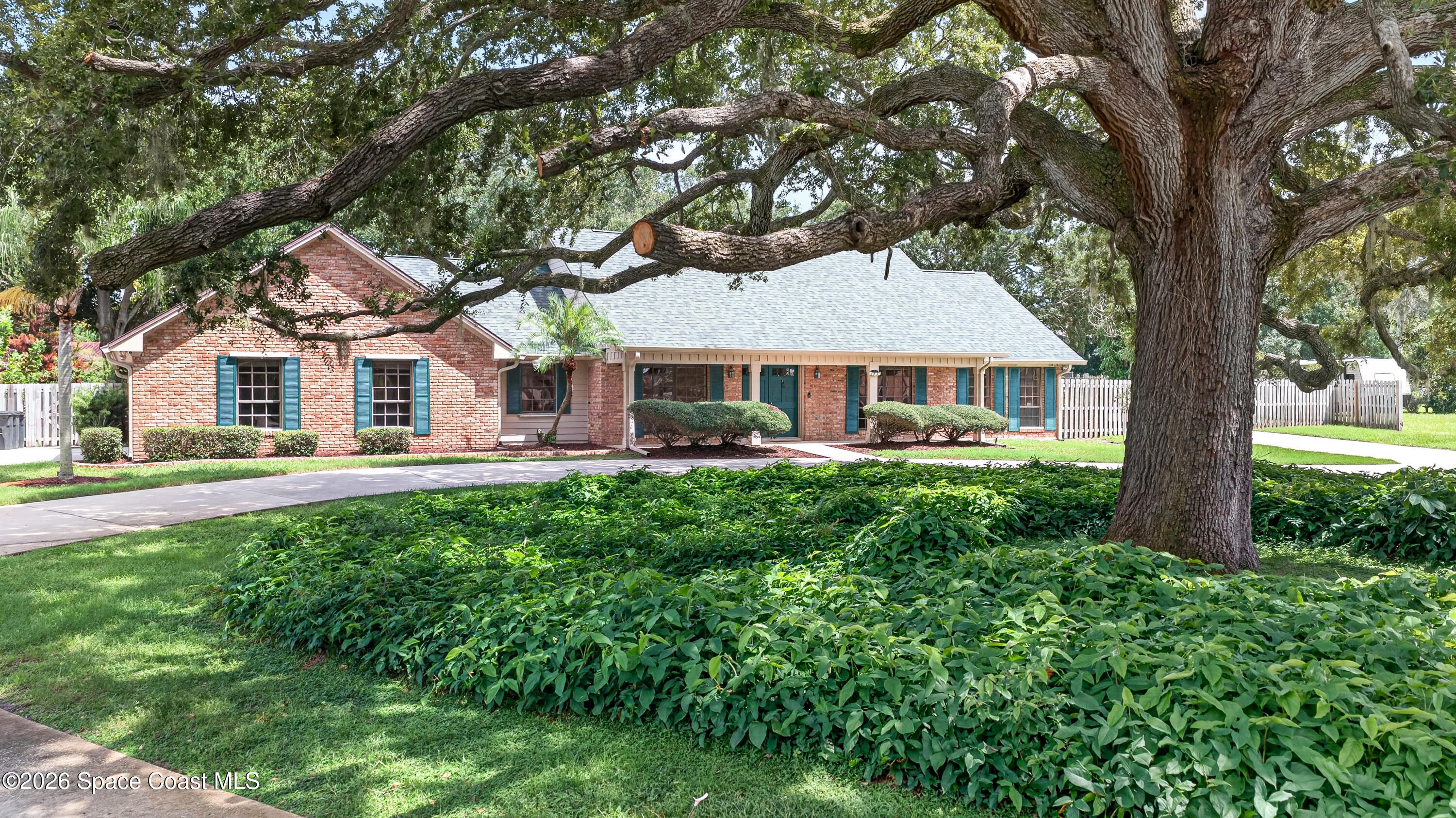 770 River Oaks Lane — photo