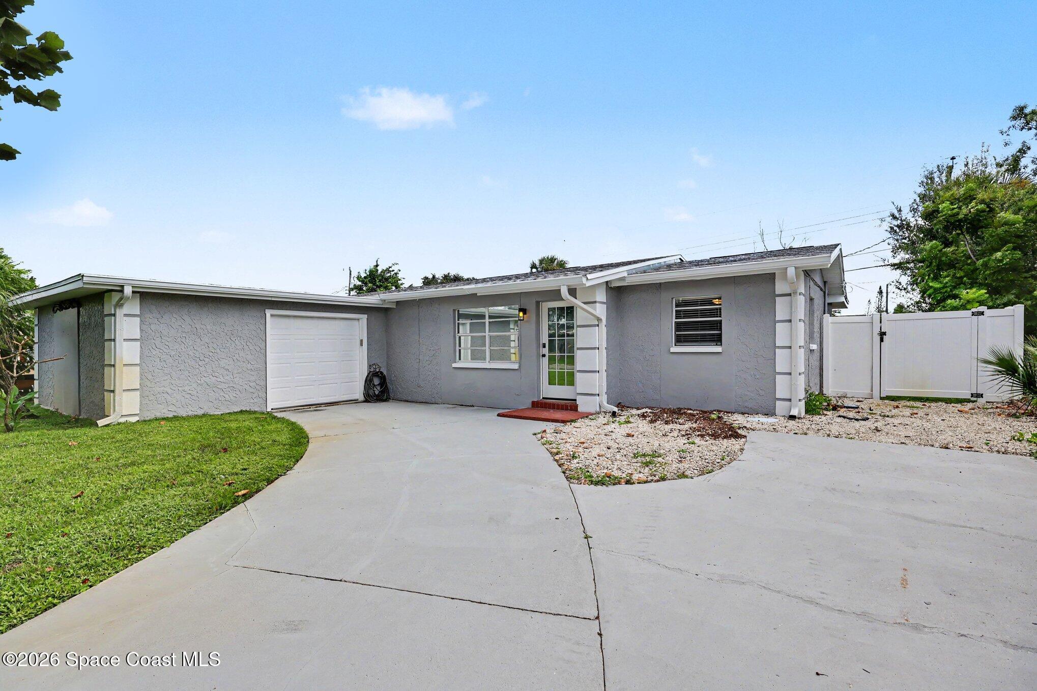 1909 Oakwood Drive — photo