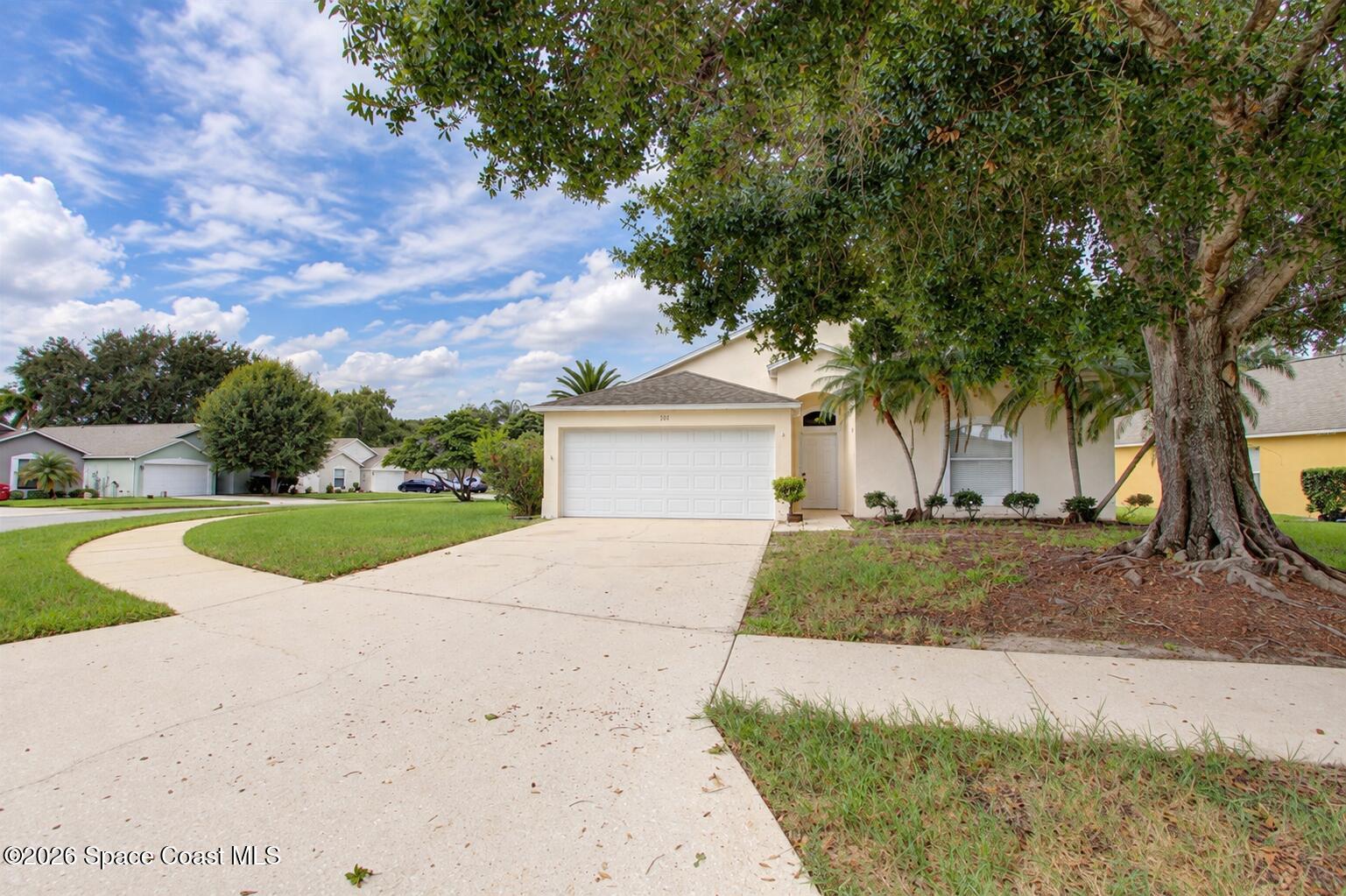 890 Villa Drive — photo