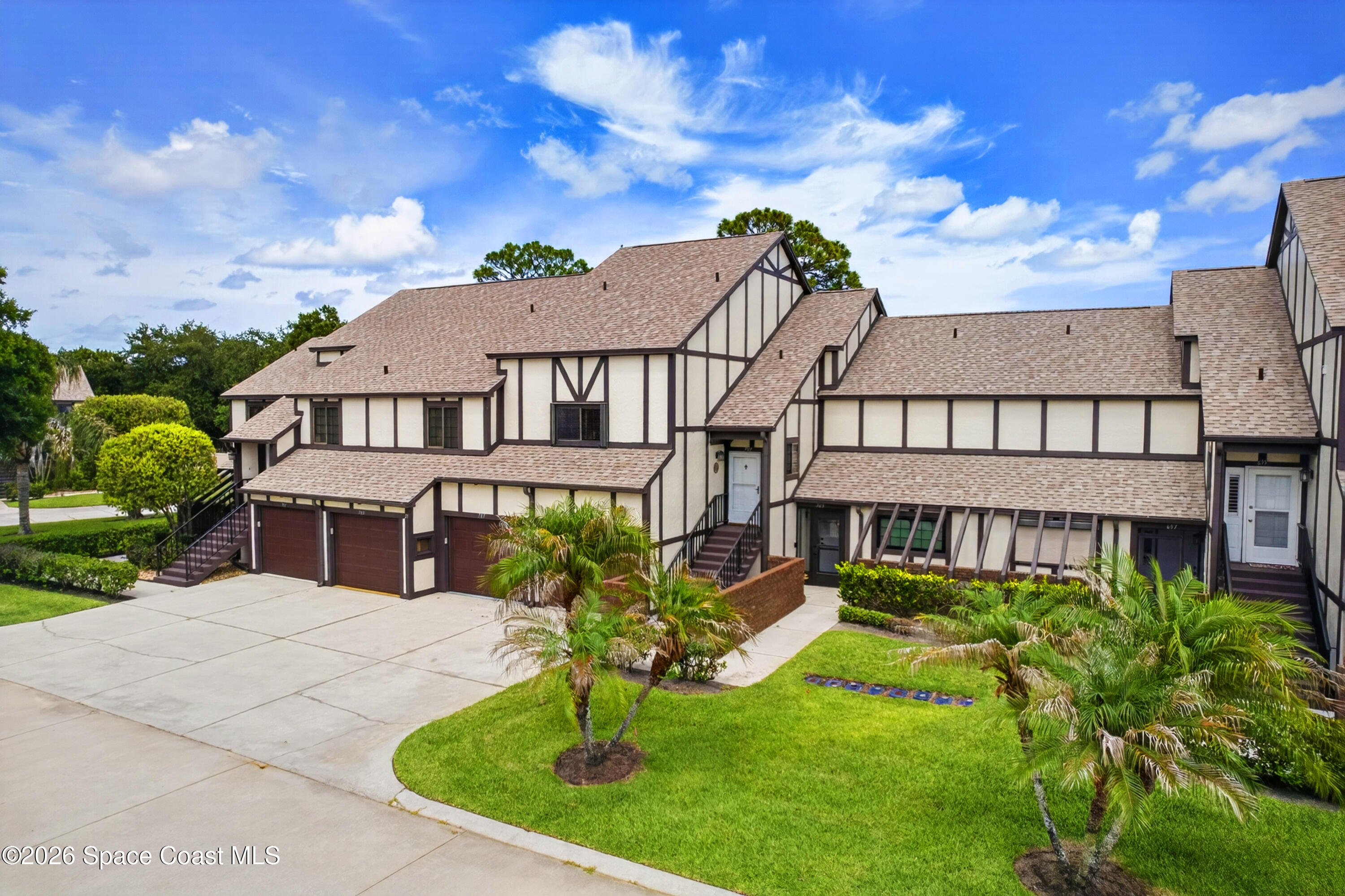 707 Greenwood Manor Circle — photo