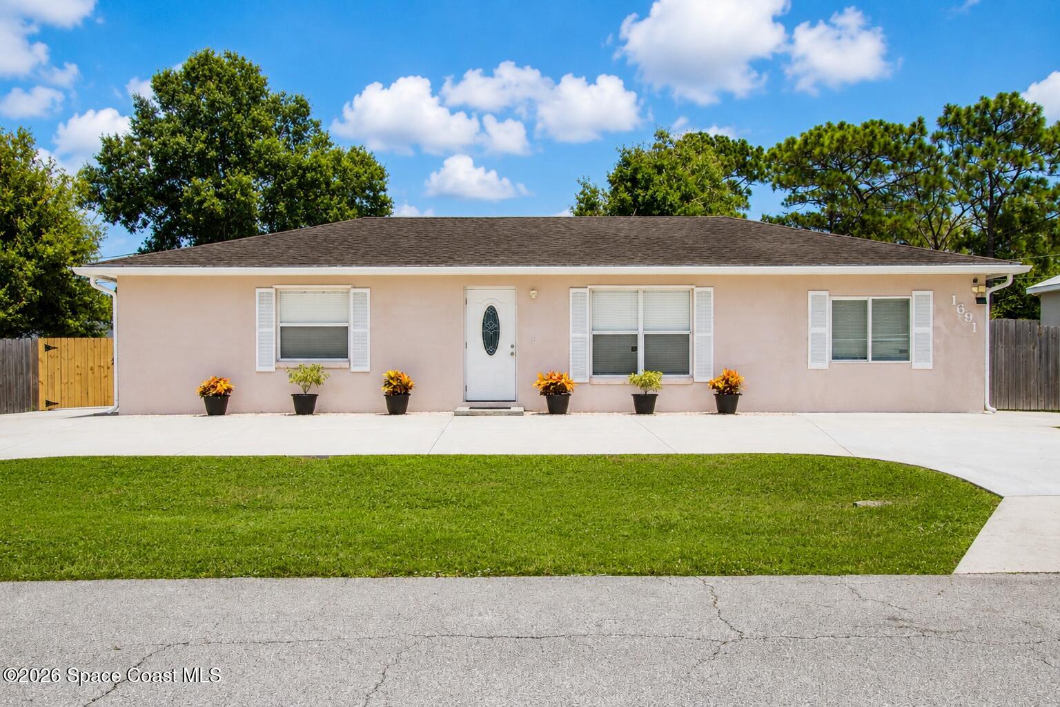 1691 Burgandy Street SE — photo