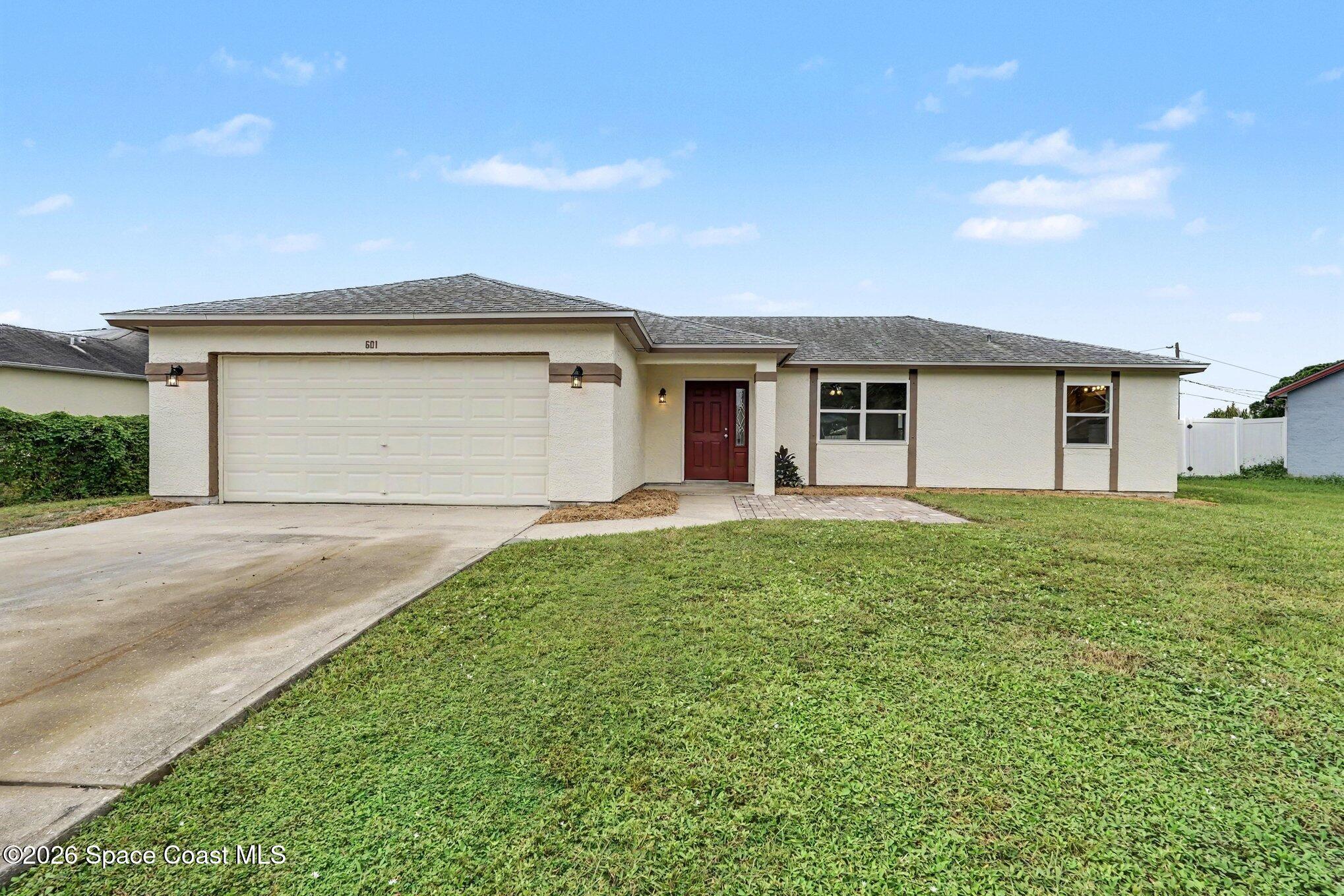601 Sauders Road SE — photo