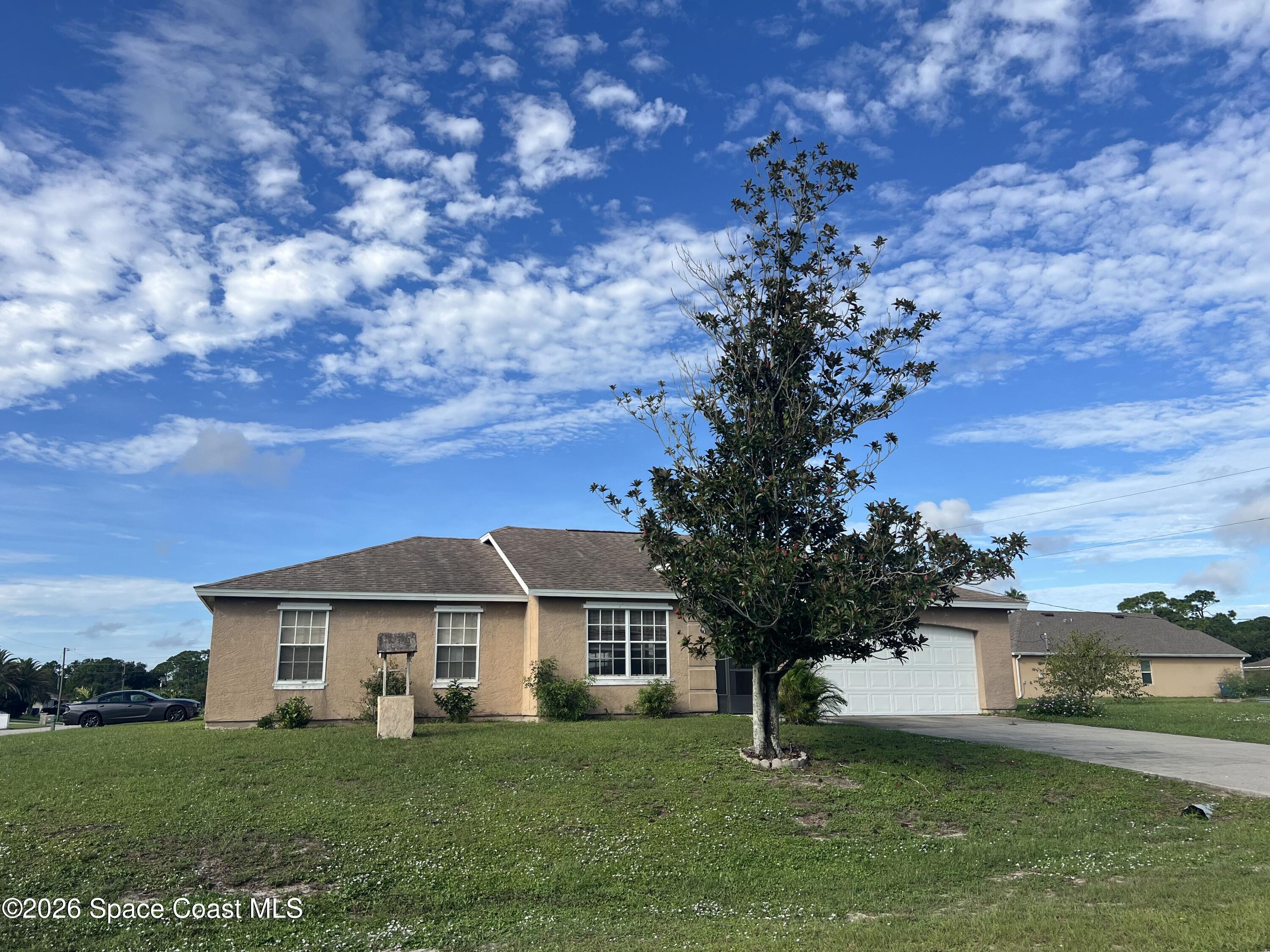 1580 SE Dorsett Lane SE — photo