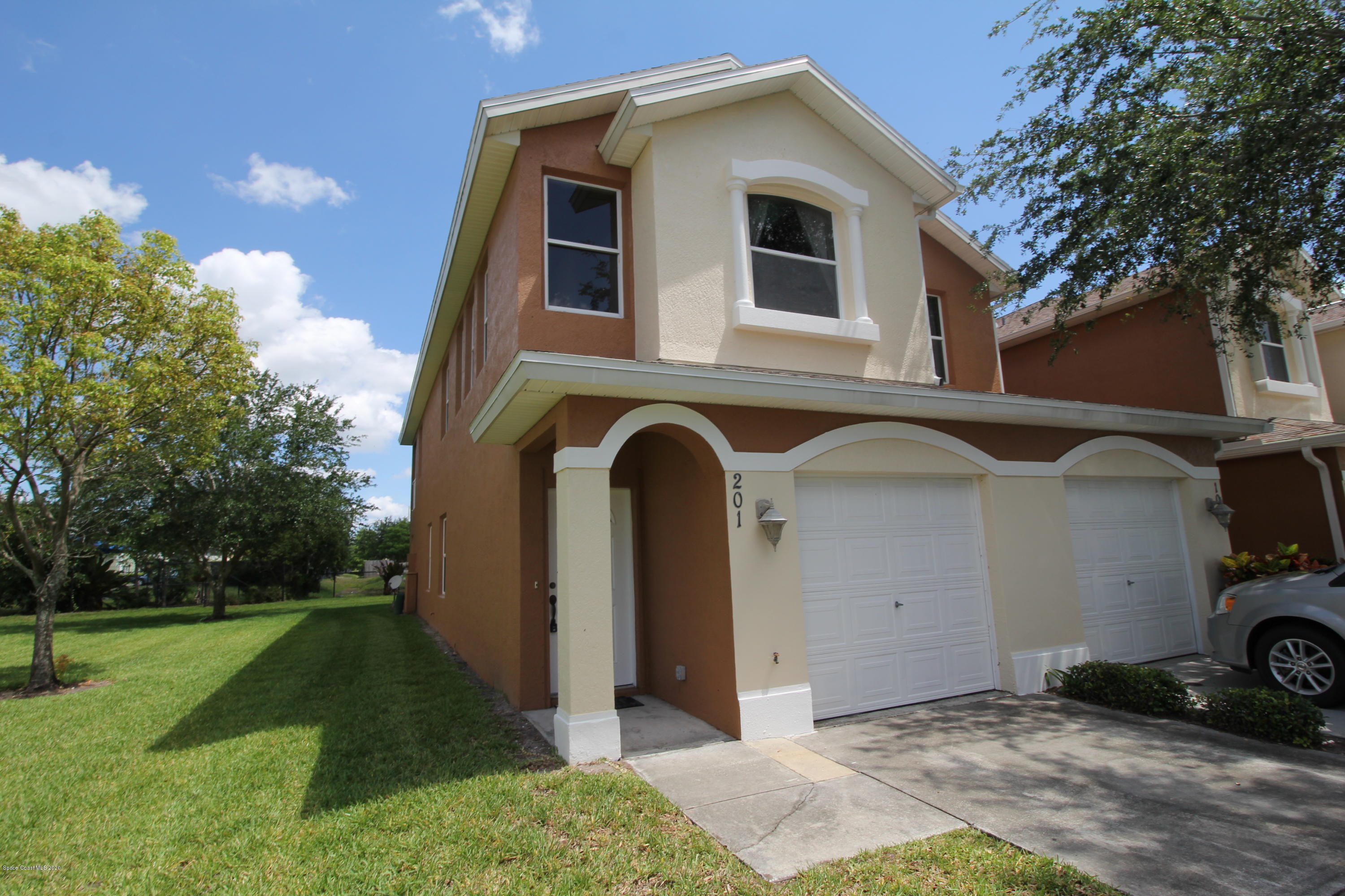 1010 Venetian Drive 201 — photo