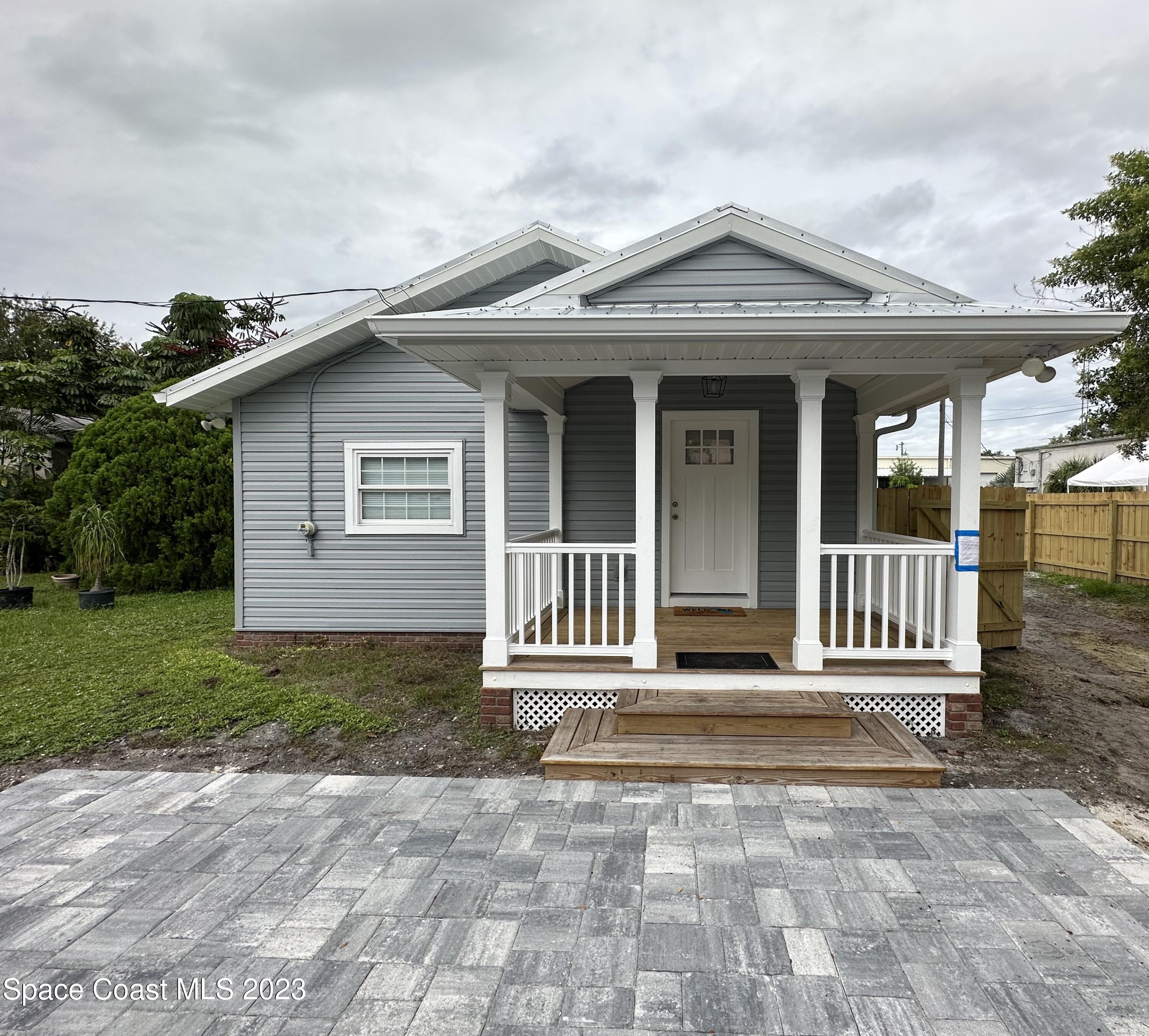 63 SW Shannon Avenue — photo