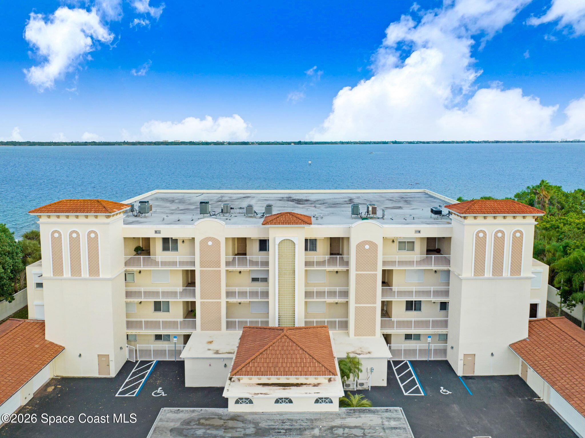 4007 N Harbor City Boulevard Unit 404 — photo