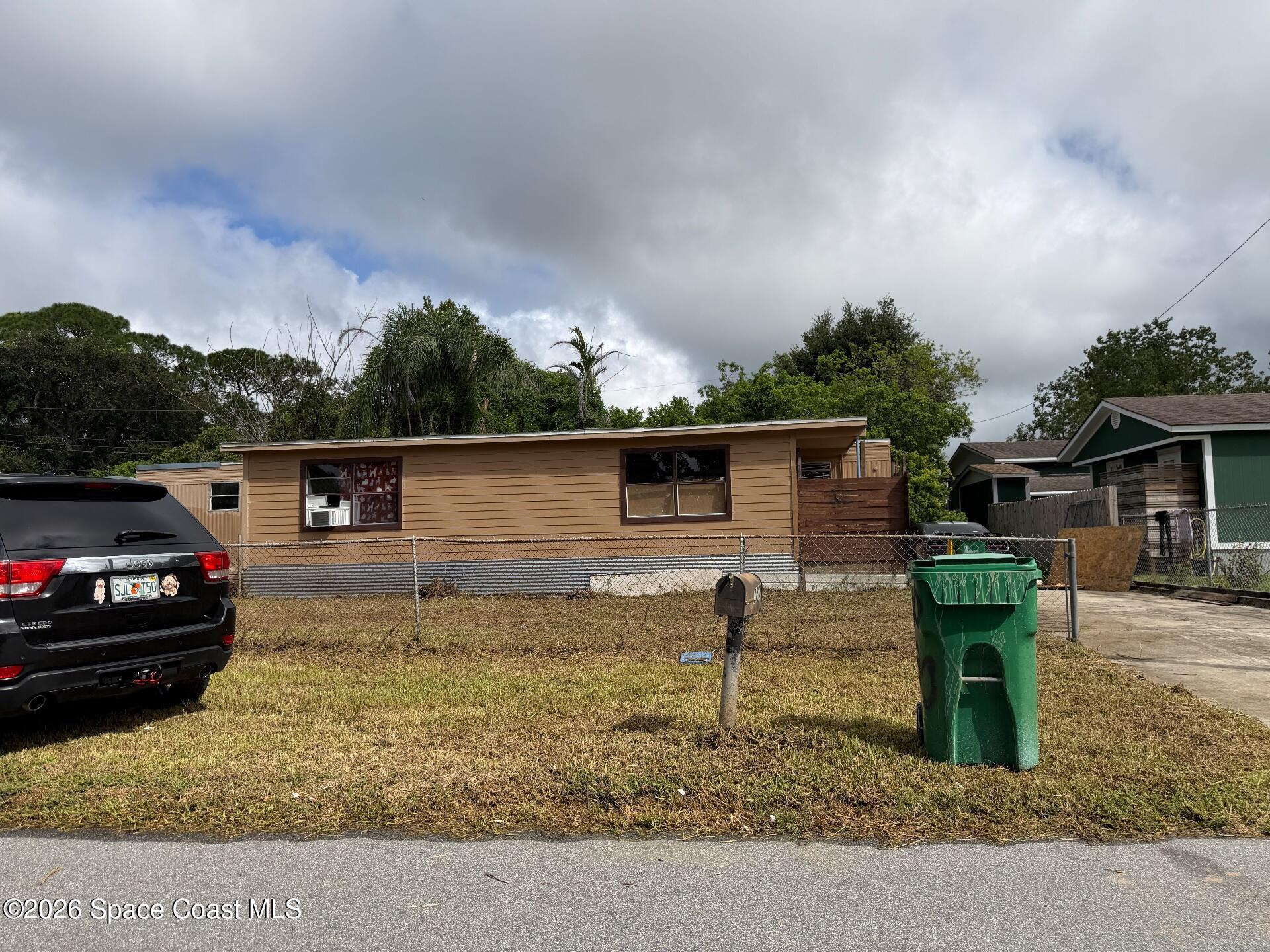 320 La Havre Court — photo