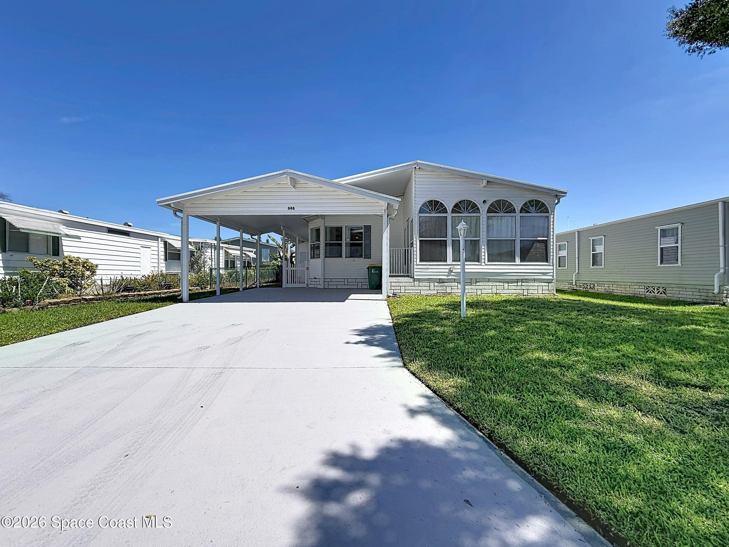 646 Periwinkle Circle — photo